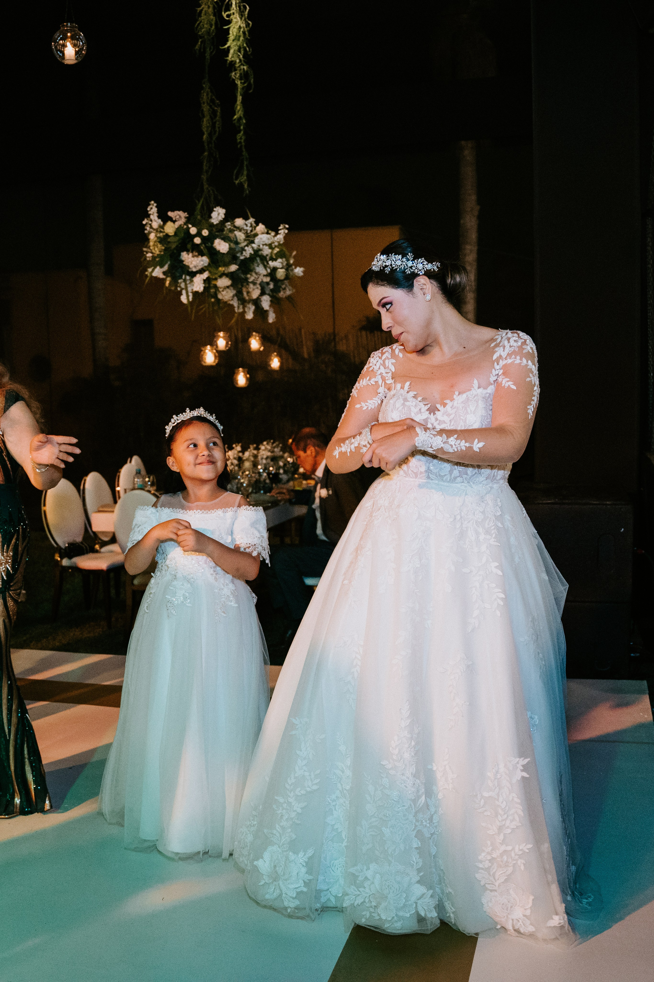 Un vistazo de un día especial. Fotógrafo de Bodas en Lima | Ronhy Altamirano. Fotografía narrativa y cinematográfica para bodas, quinceañeras y eventos exclusivos