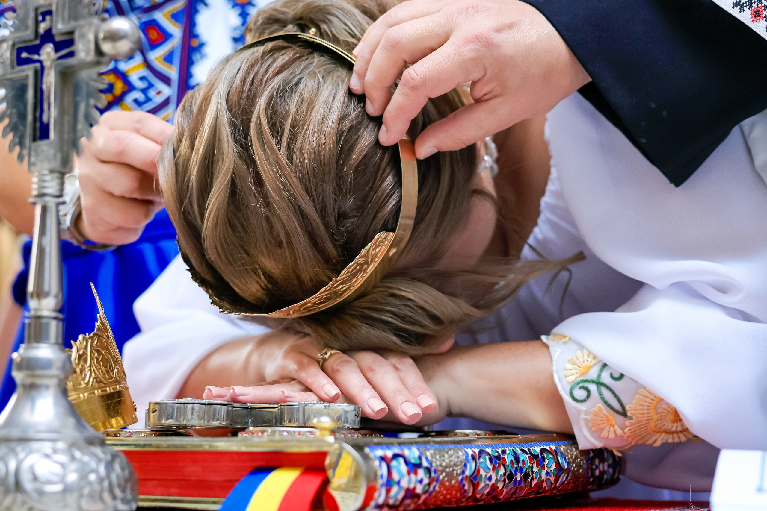 Andrei Sebastian. Moments By Gub