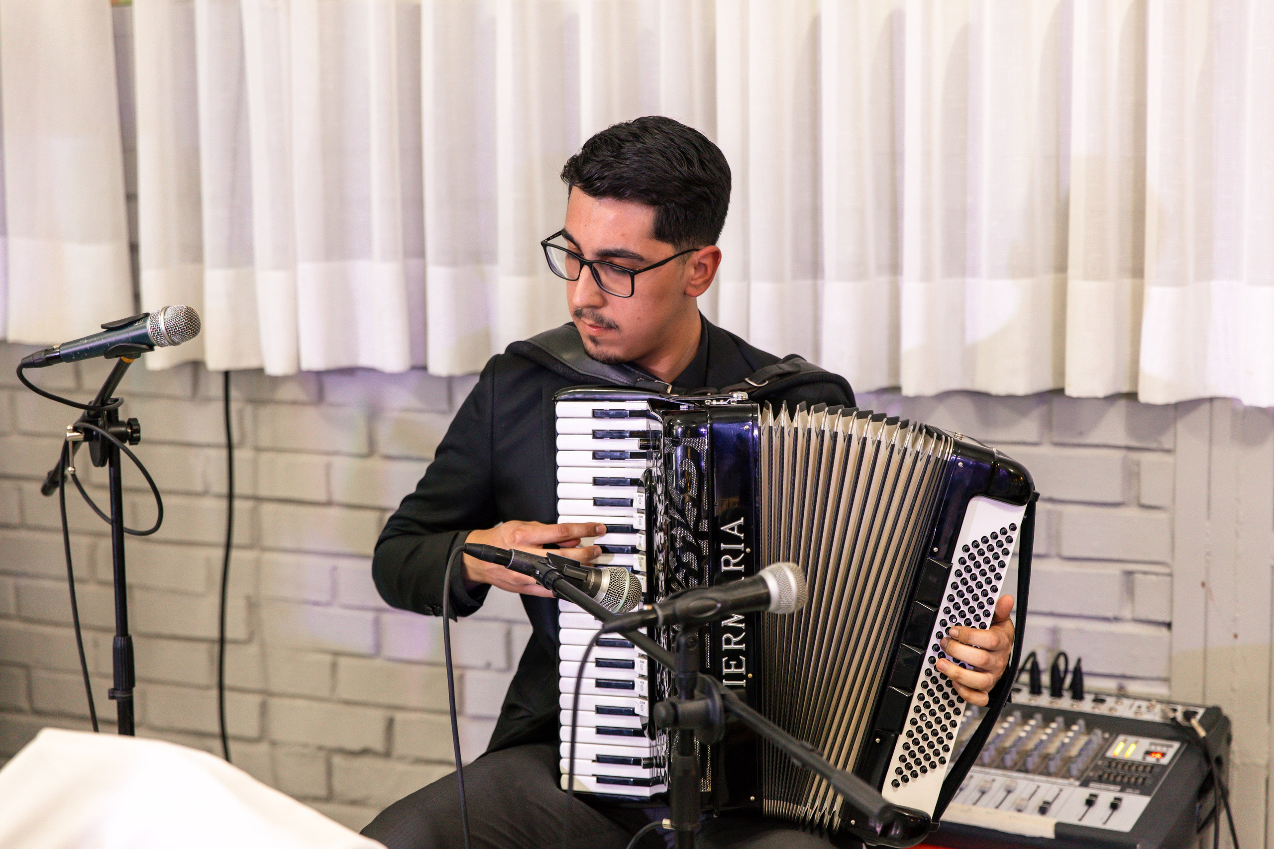 Johana y Edgar. Dinka & Emilio - El arte de preservar lo que no se repite