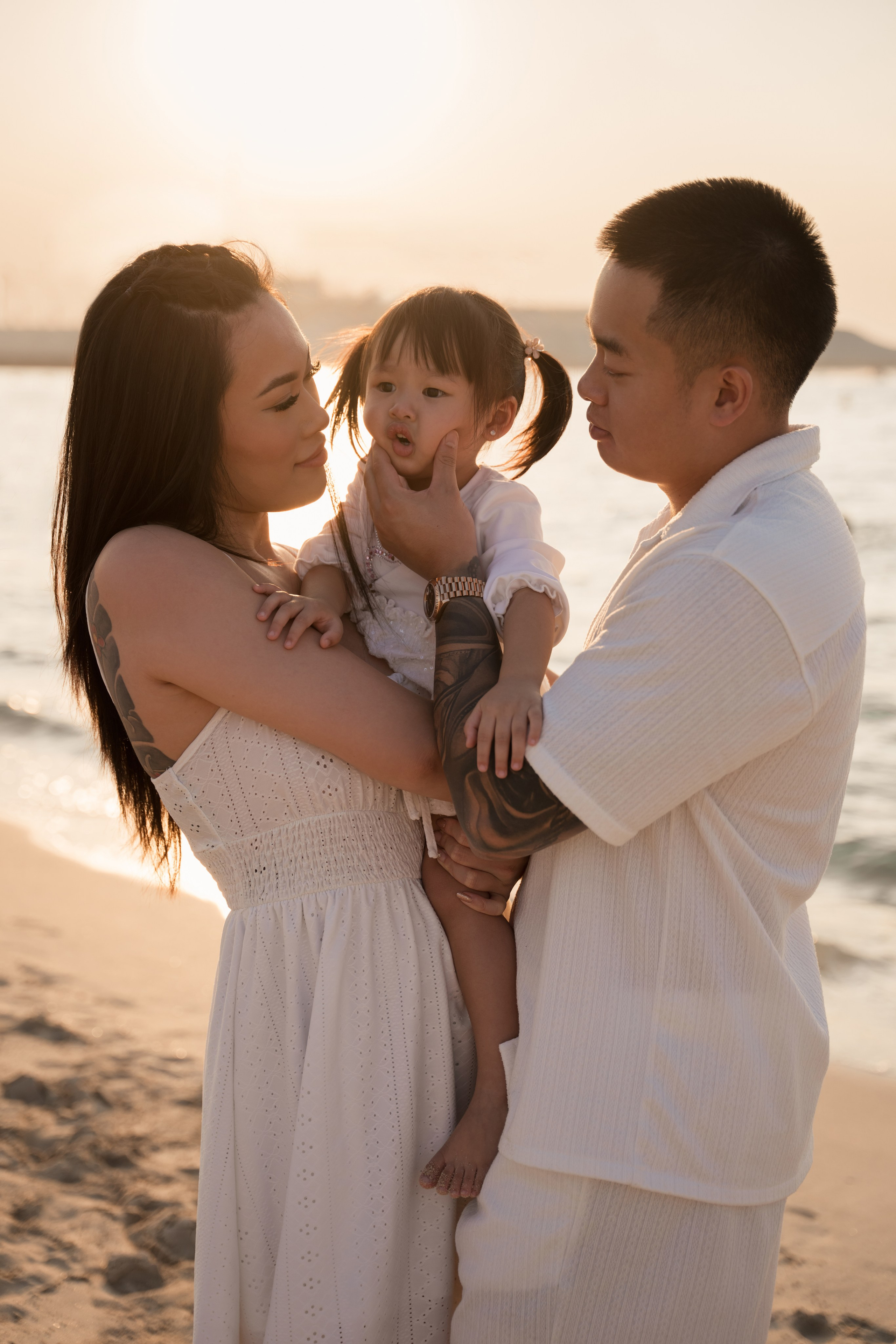 Sea breeze and giggles. Angela Iakovleva — Family Photographer in Dubai