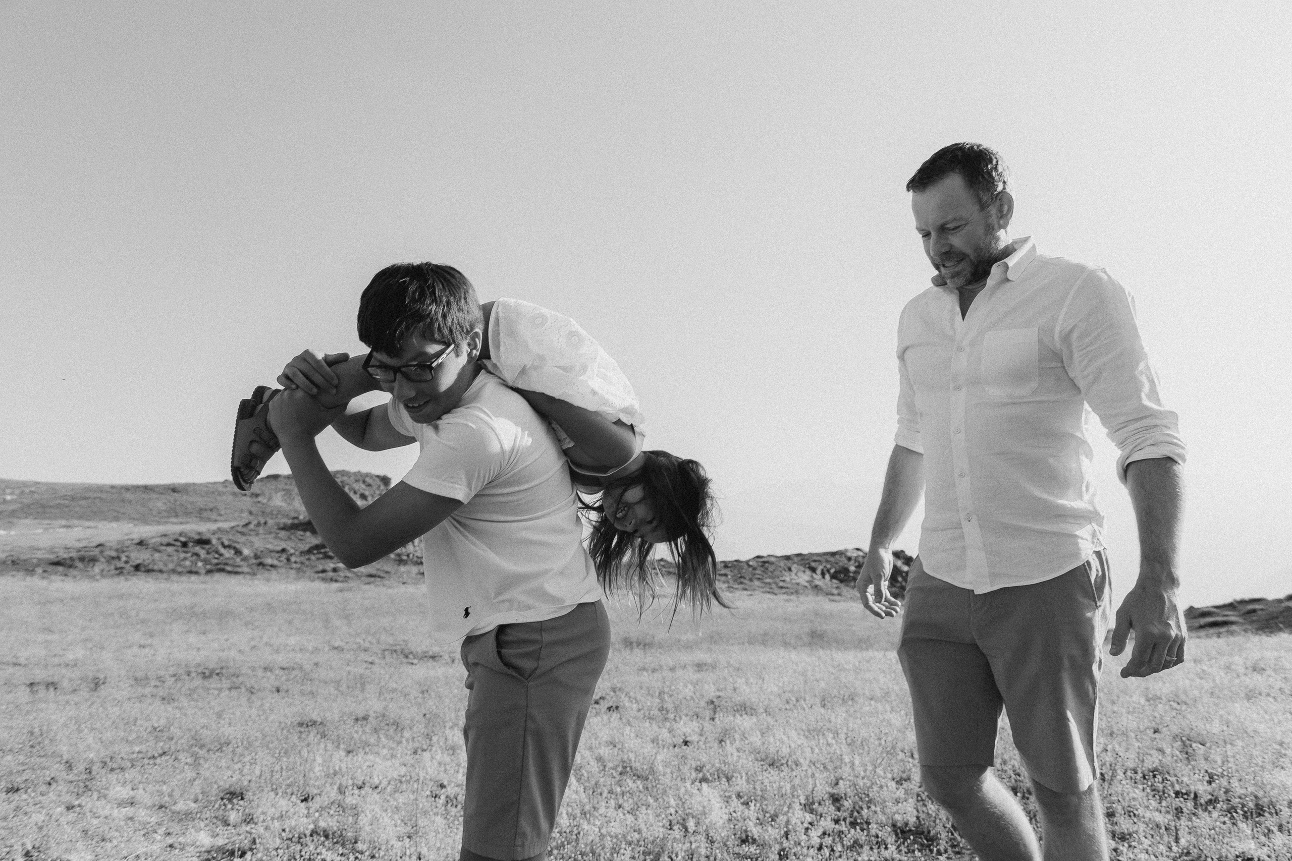 Family Photoshoot in the Mountains — Nature & Tenderness. Photographer in Santiago, Chile Anna Almazova
