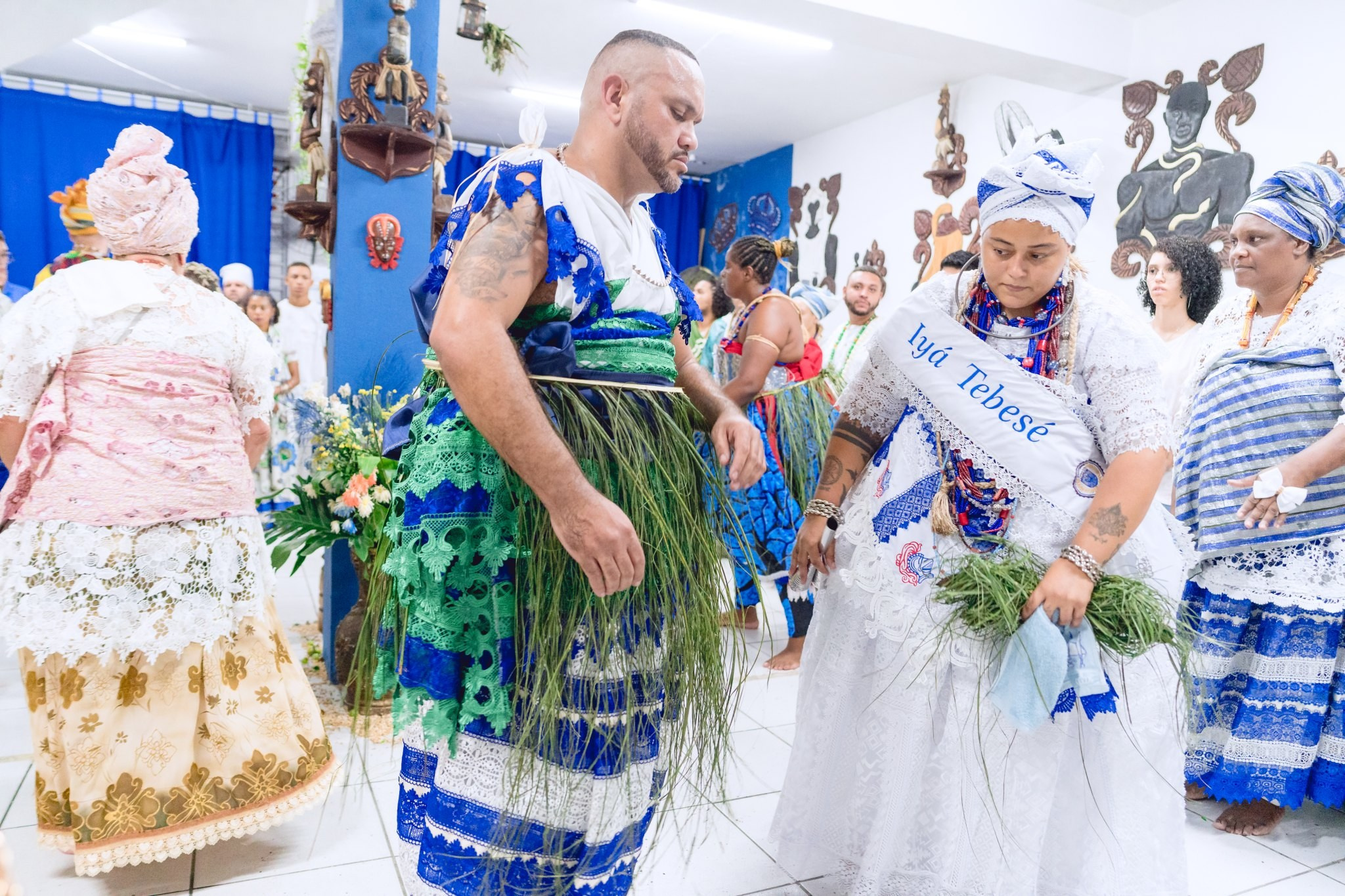 Saída Ìyá Tebeṣé Fernanda e Àjọ̀dún Ògún. Aladá Produções
