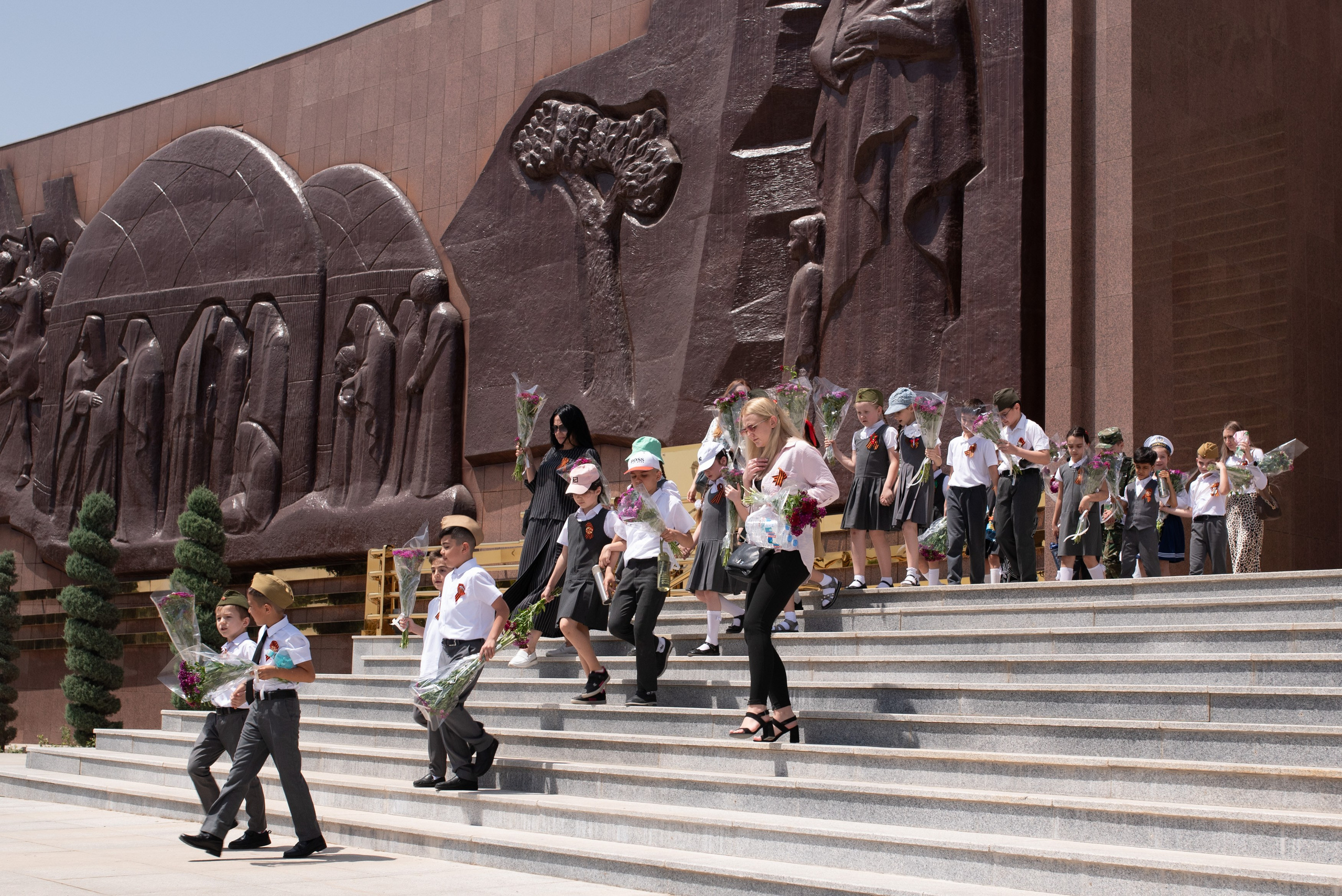 Вечный огонь 2"А» класс. Ваш фотограф в Ашхабаде Гамлет Осипов
