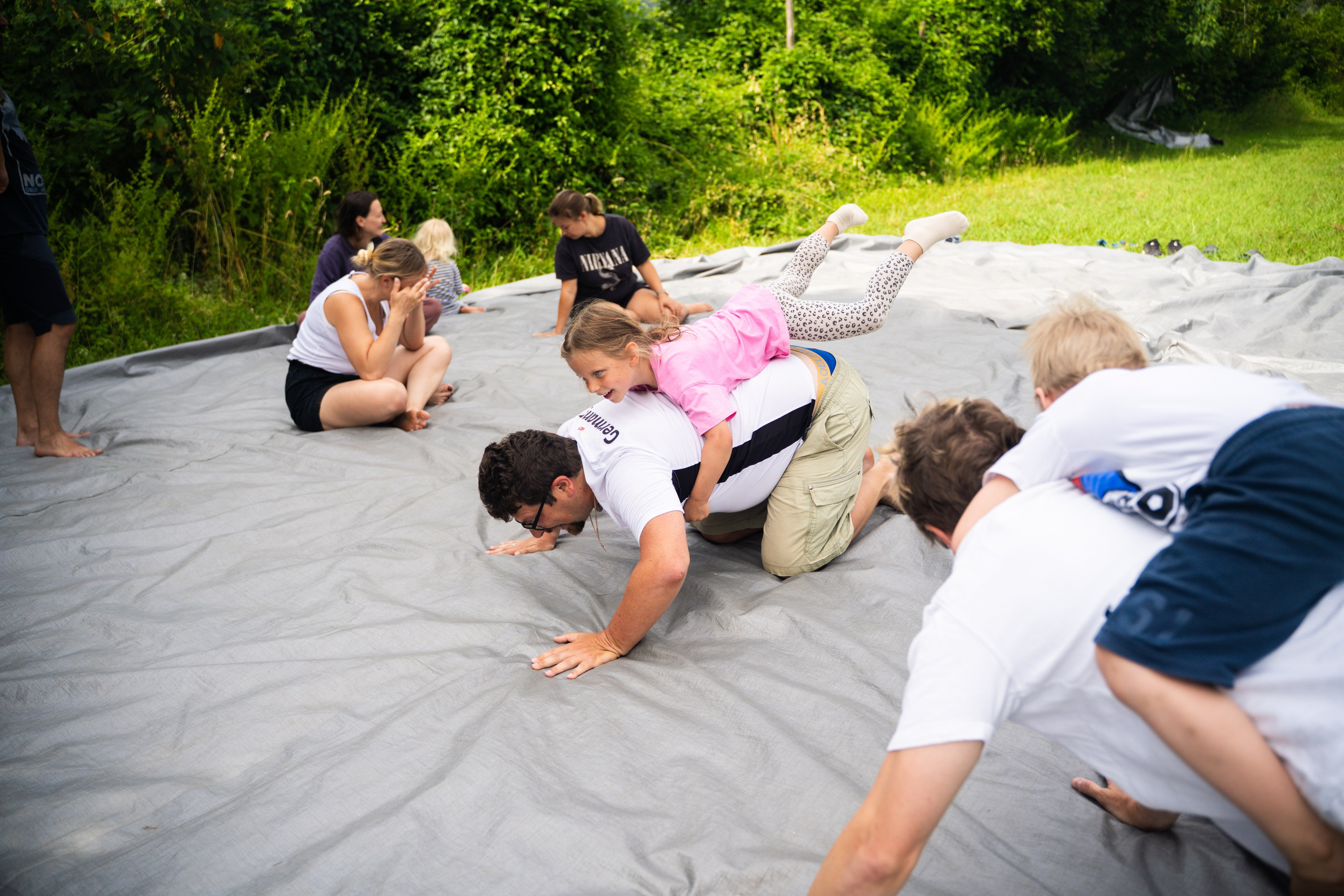 Детская игровая контактная импровизация. Семейные лагеря в Европе с Ниной Янечковой и Ириной Зиновьевой