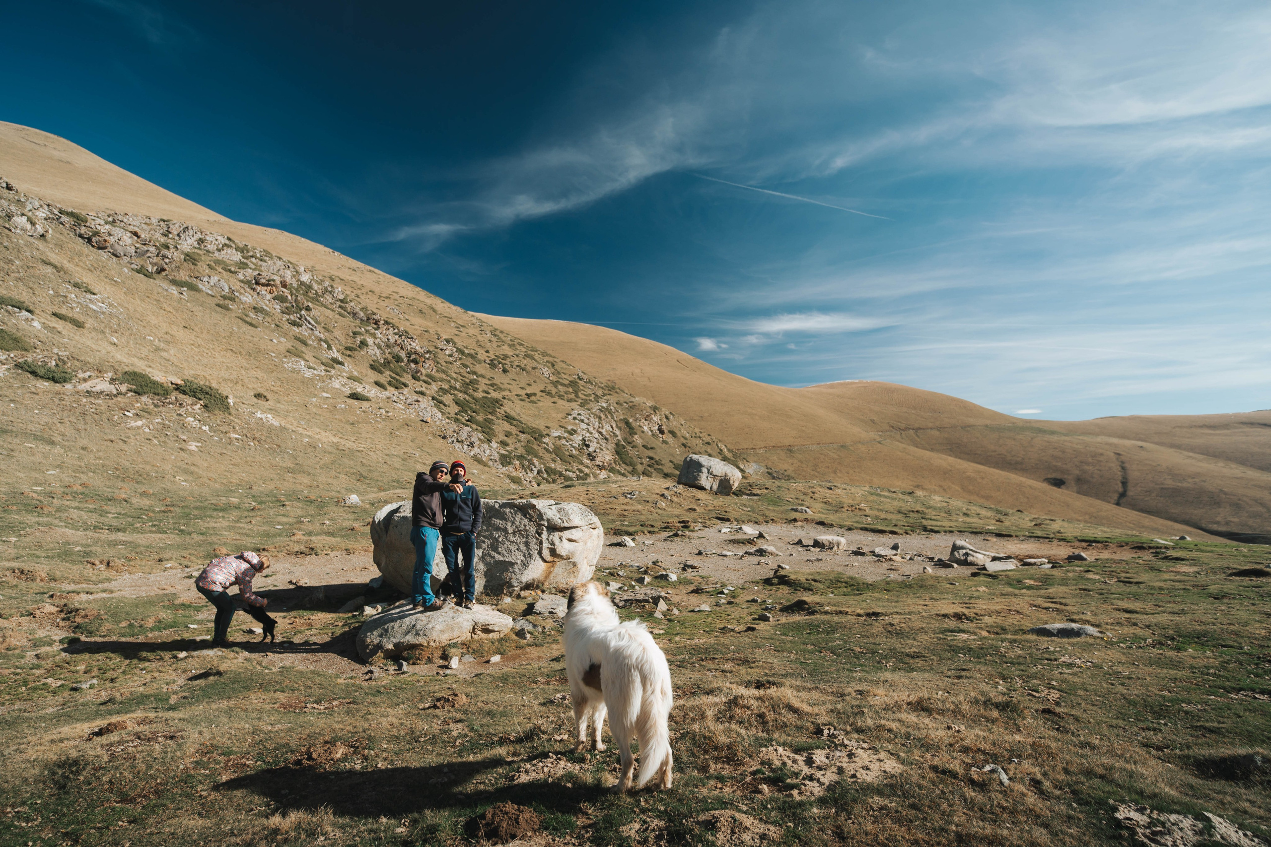 Salto de agua Mainera, Estación de esquí abandonada, Llesui. Alba del Norte Studio