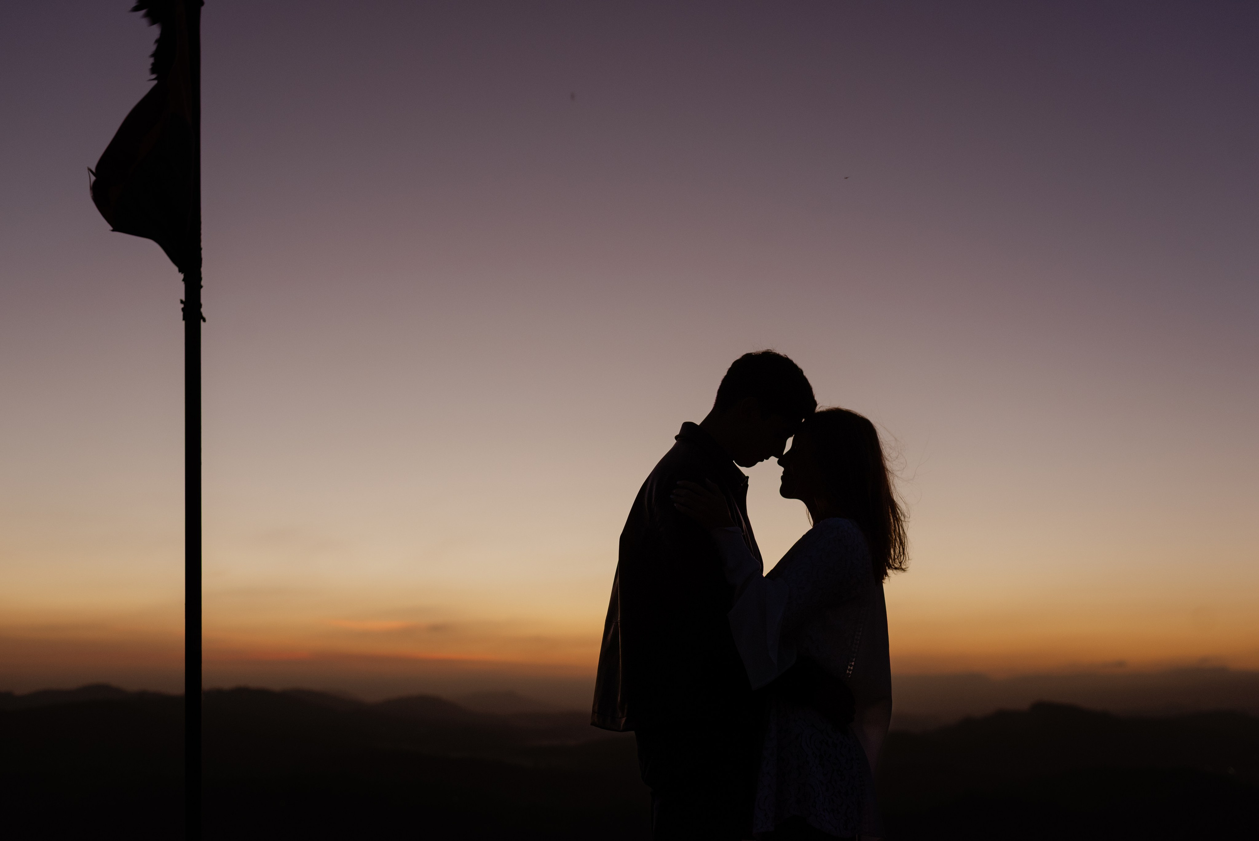 Ensaio Pre-Wedding no Morro do Capuava: Gabi e Raphael | AGA Fotografias. AGA Fotografias | Fotografia de Casamento em São Paulo