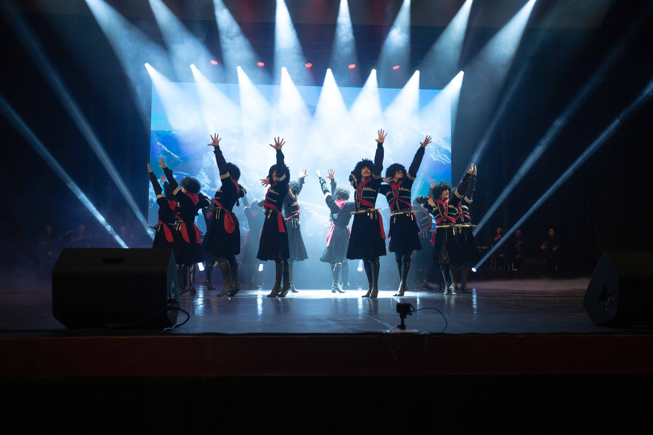 STATE DANCE ENSEMBLE. Wedding&Event photographer Ismail Rzayev in Baku