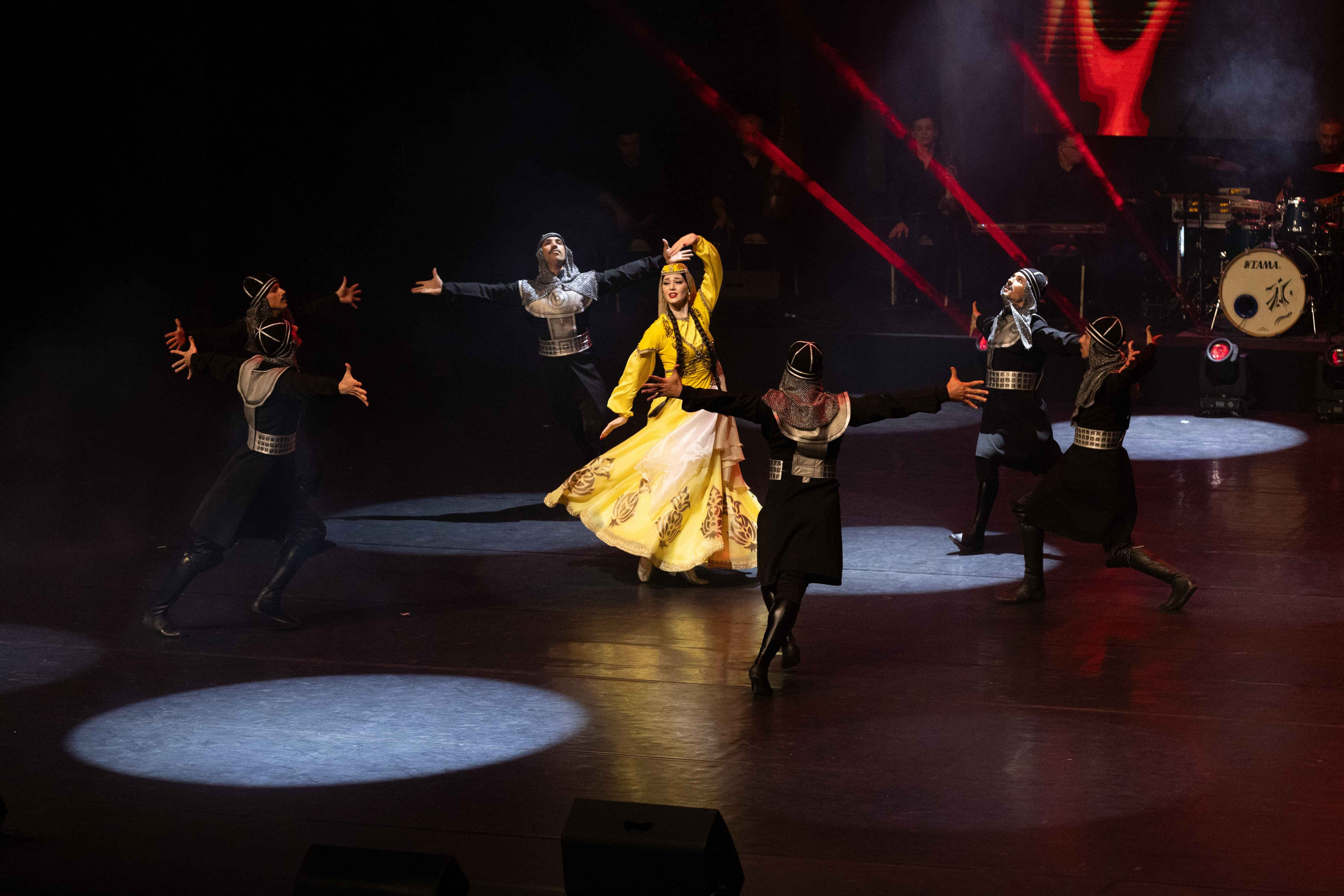 STATE DANCE ENSEMBLE. Wedding&Event photographer Ismail Rzayev in Baku