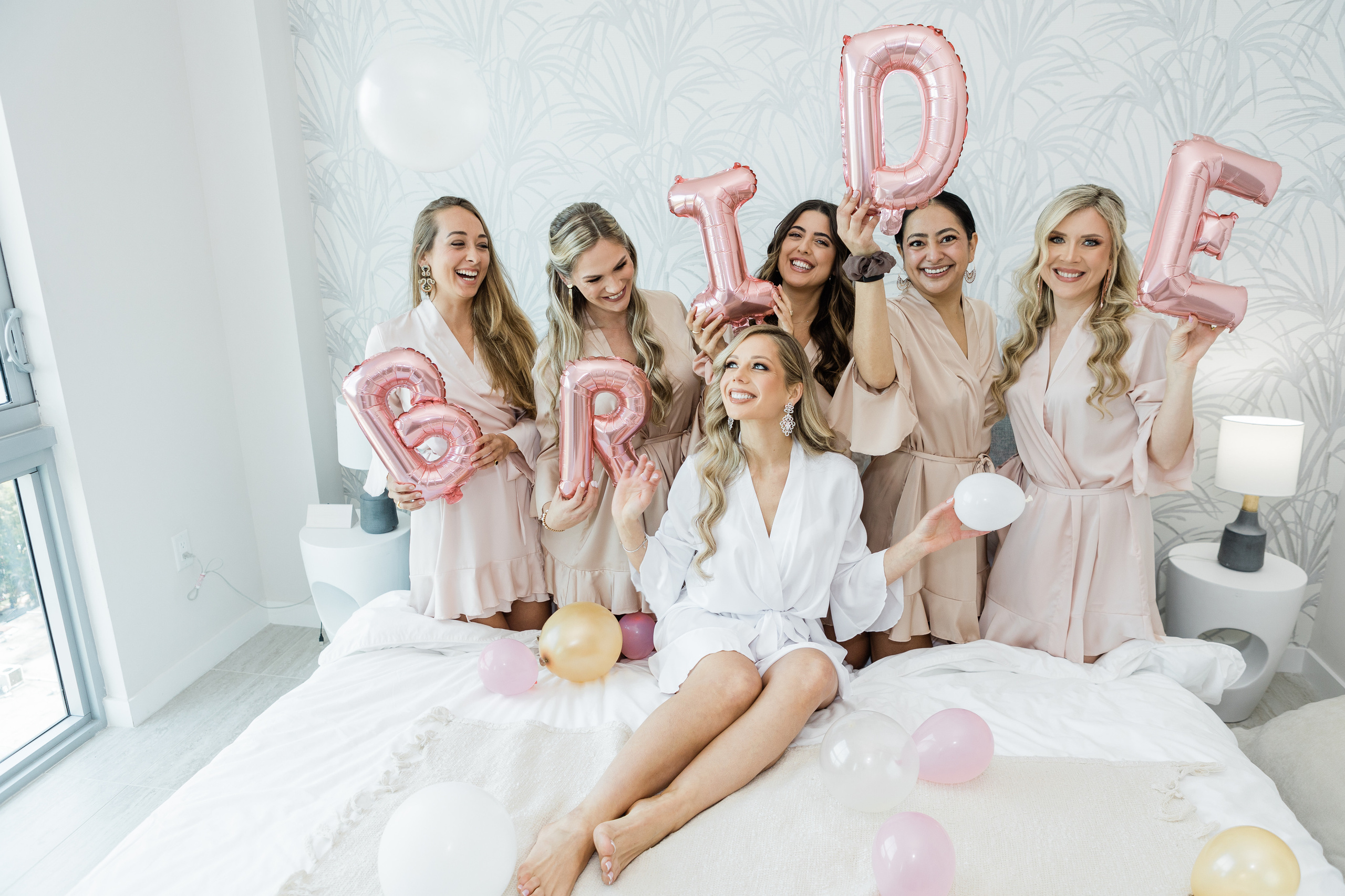 Main. My name is Kate and I am family and wedding photographer