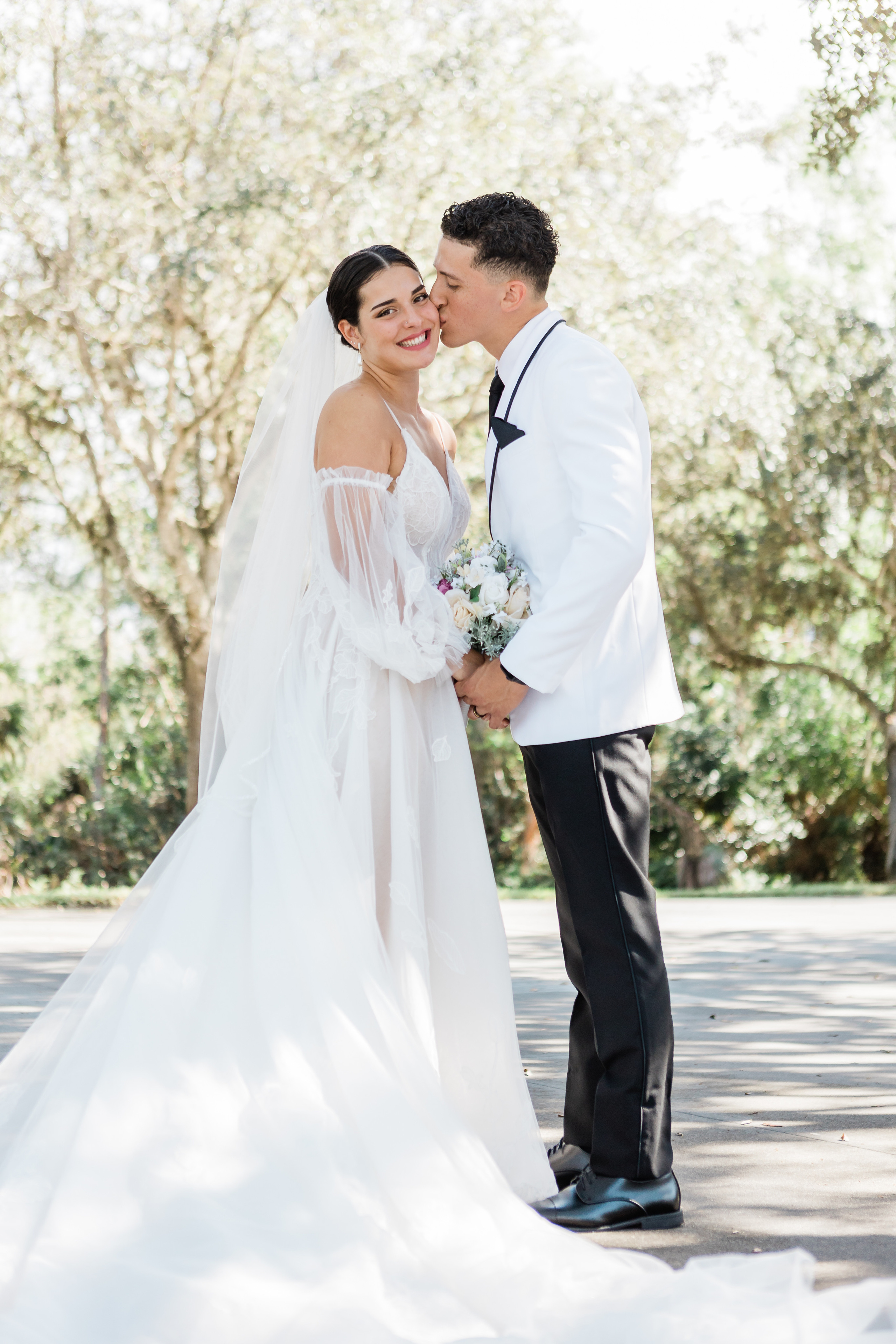 Main. My name is Kate and I am family and wedding photographer