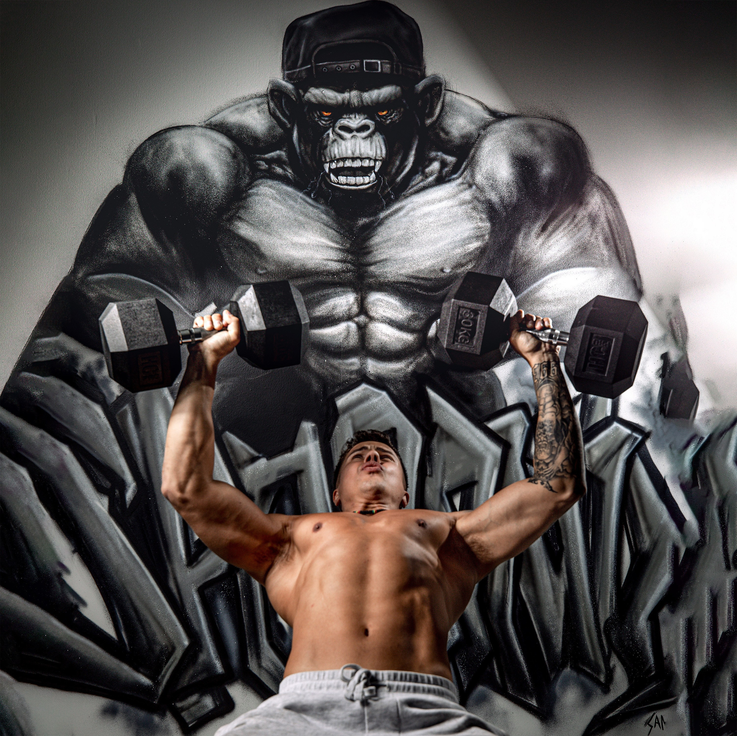 Kuntosali. Ekaterina Mansur, muotokuvafotografi Suomessa (Helsingissä ja Uudellam