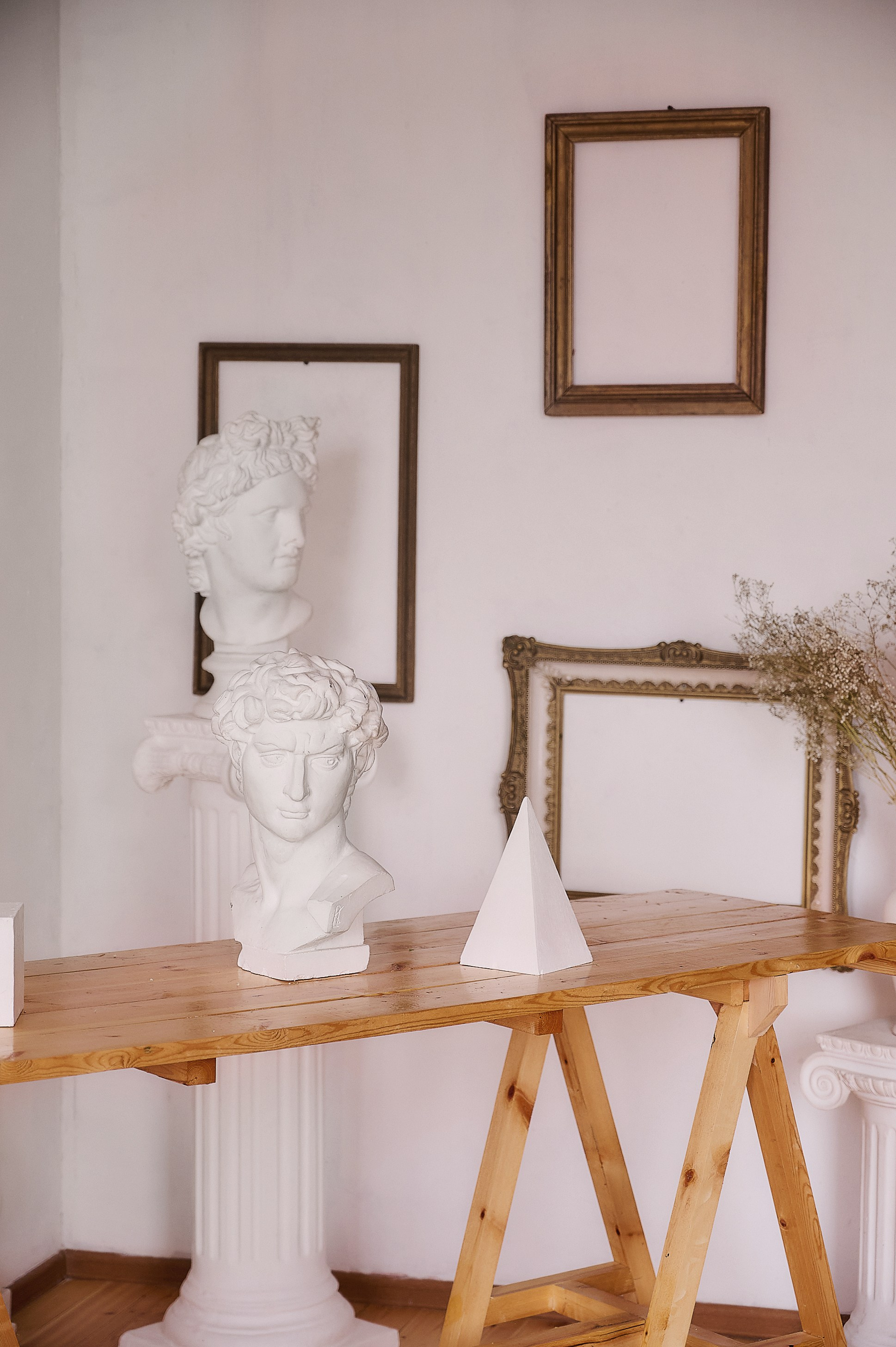 Зал «Loft» — (ул.Бабура, 73Б). 2astudio.uz