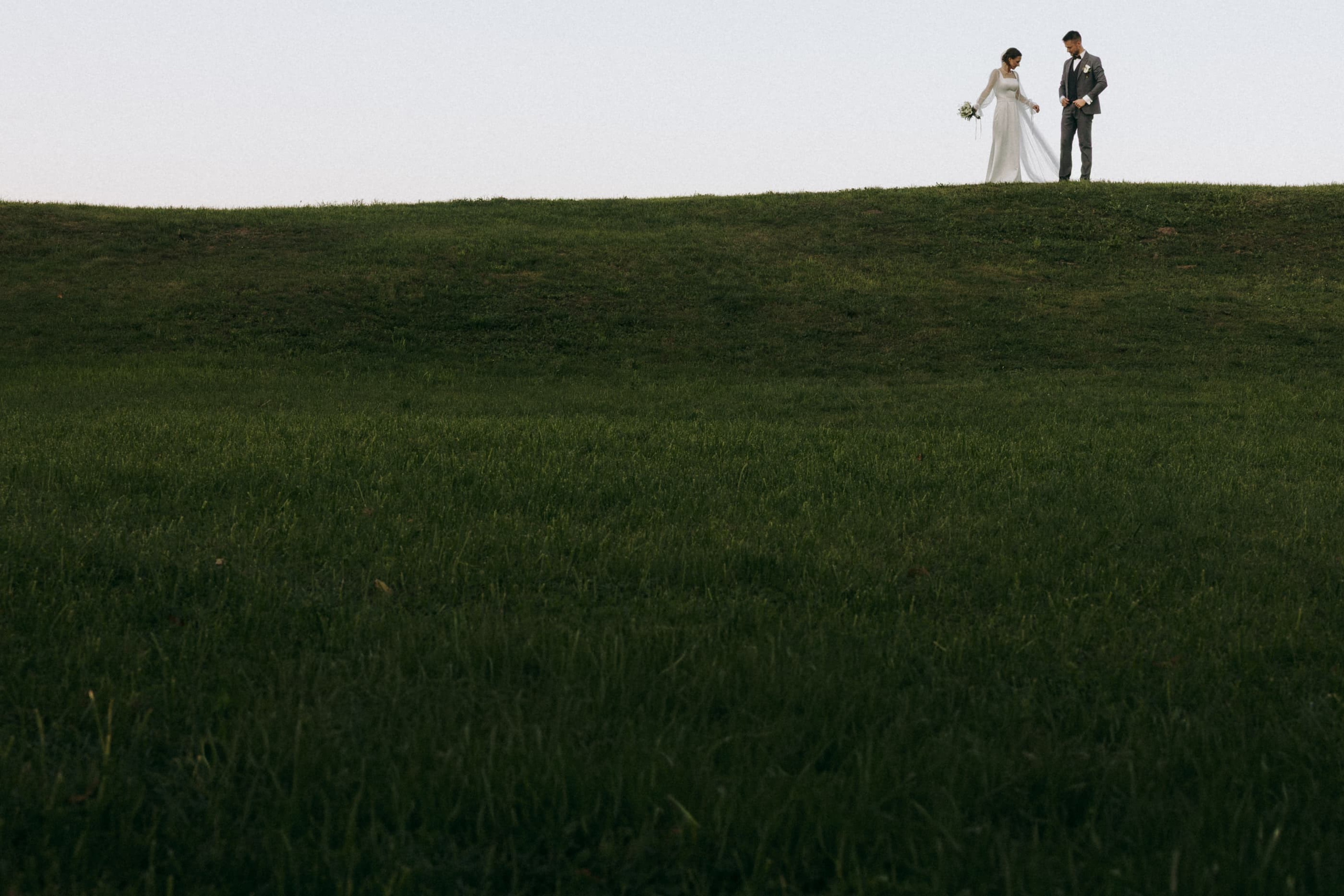 Kristīne & Artis: Romantisks kāzu stāsts Bauskas apkaimē. Fotogrāfs kāzām, ģimenēm un dažādiem pasākumiem