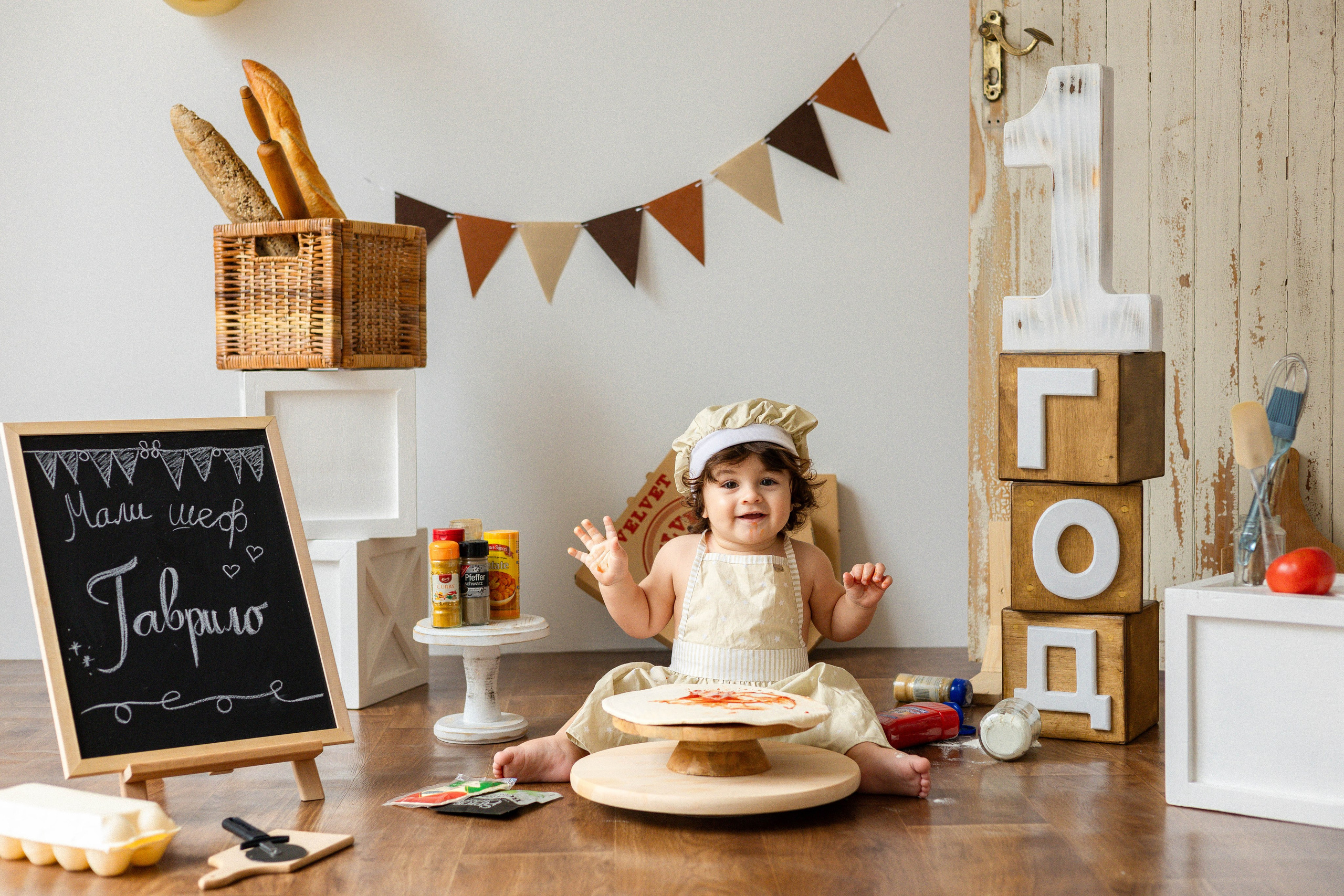 Smash Cake Photography. Family and Wedding Photographer