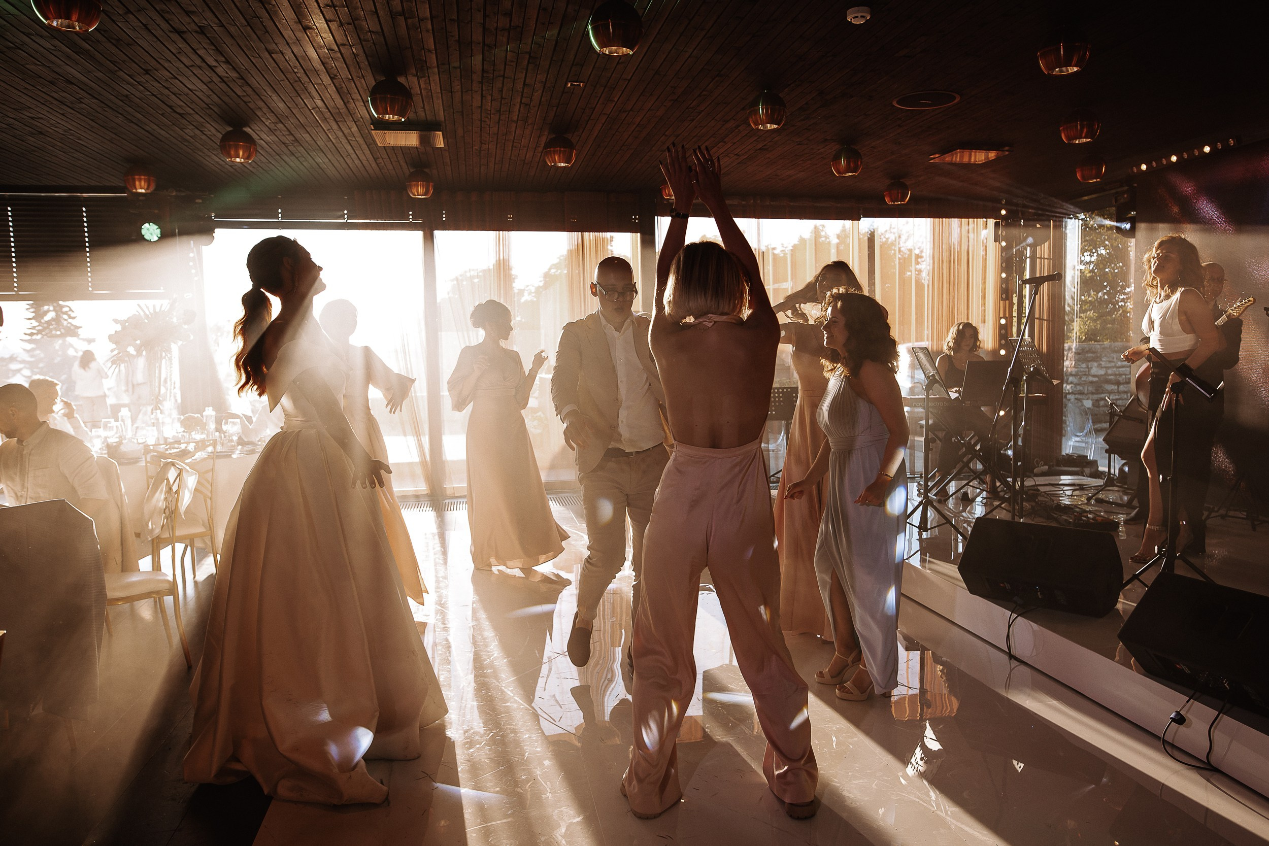 Wedding Photographer Alina Vok — профессиональный свадебный фотограф, работающий в Эстонии и по всей Европе