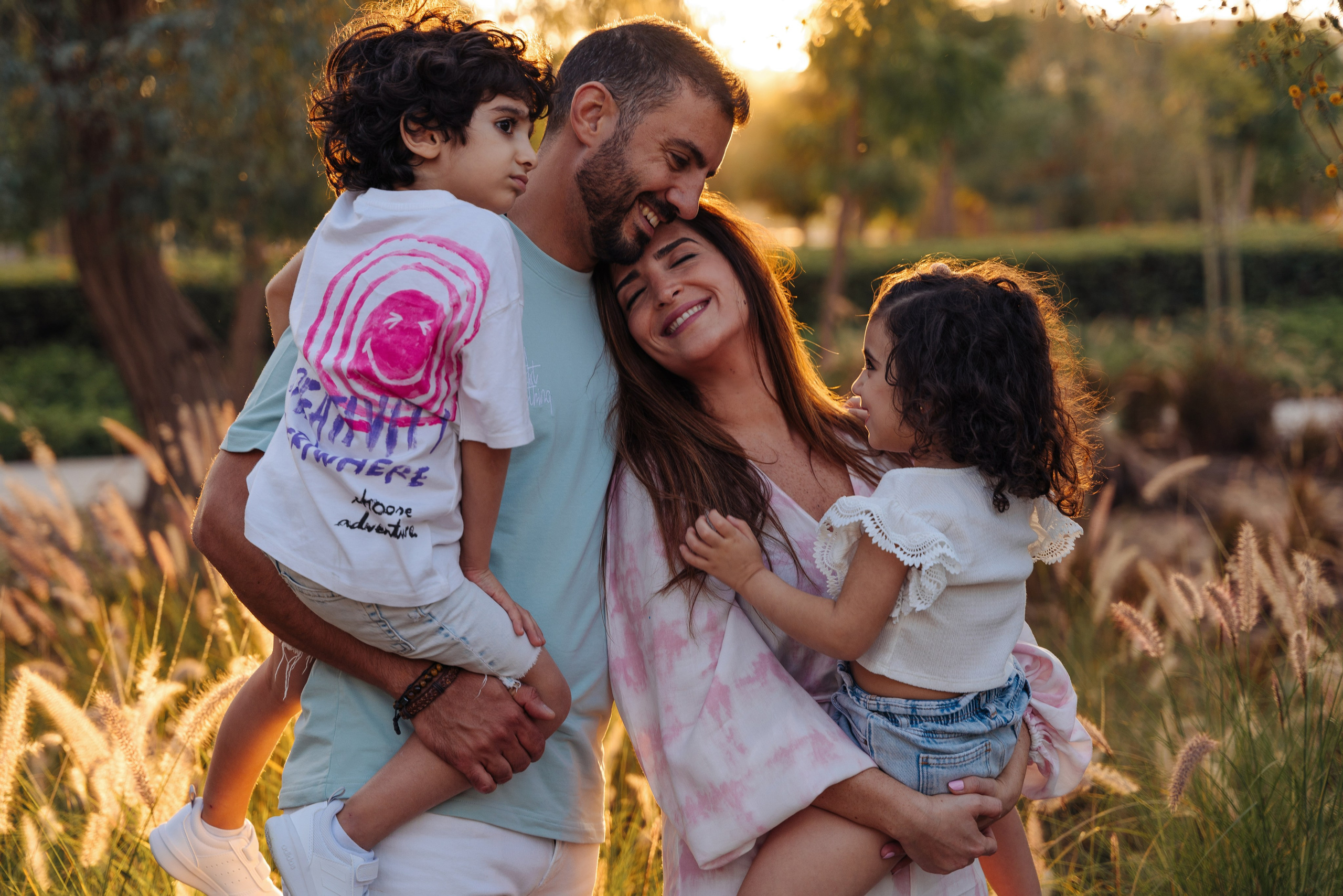 Family fun and play in the park. Angela Iakovleva — Family Photographer in Dubai