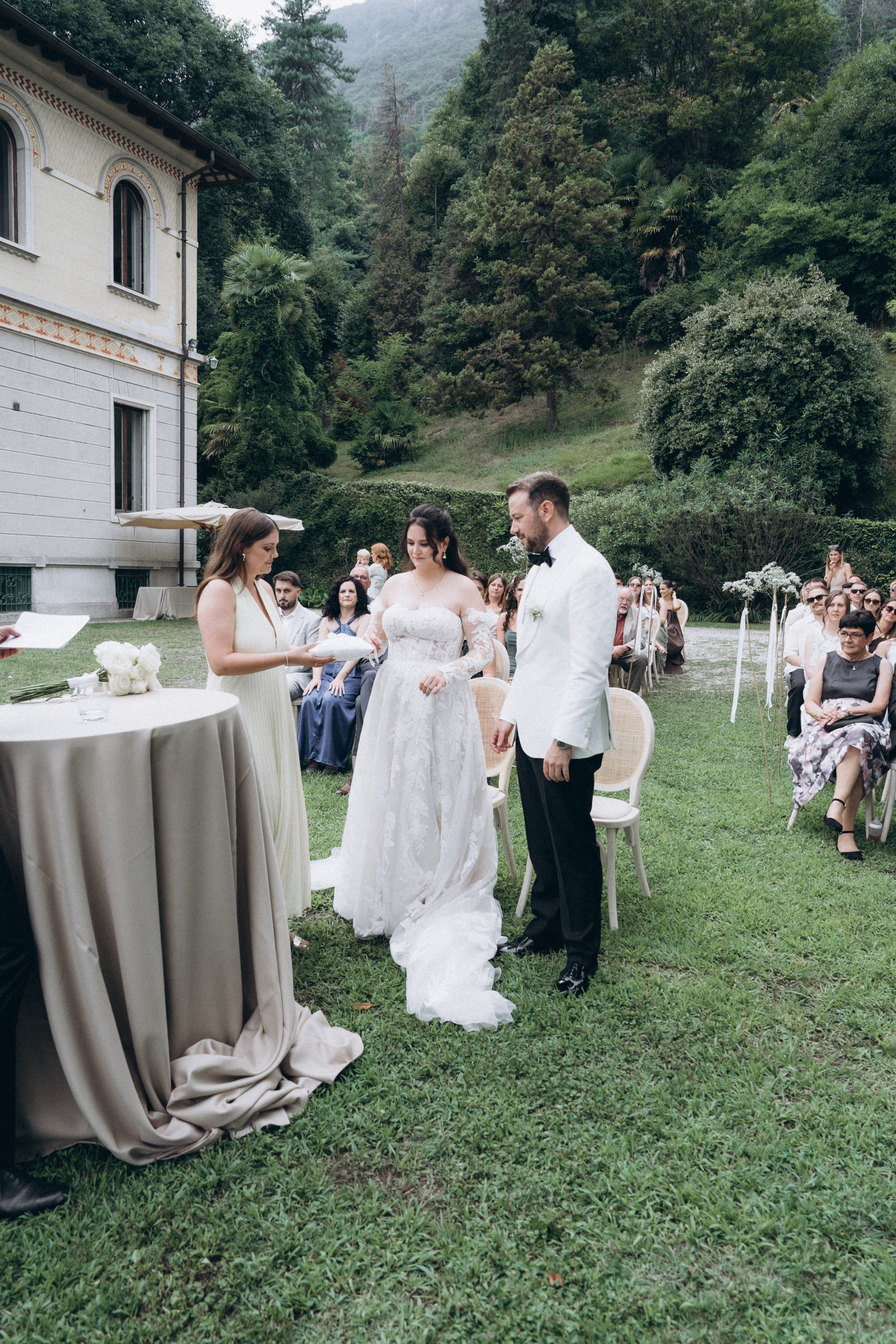 LAURA AND DOMENIK_LAKE MAGGIORE. PHOTOGRAPHER IN ITALY