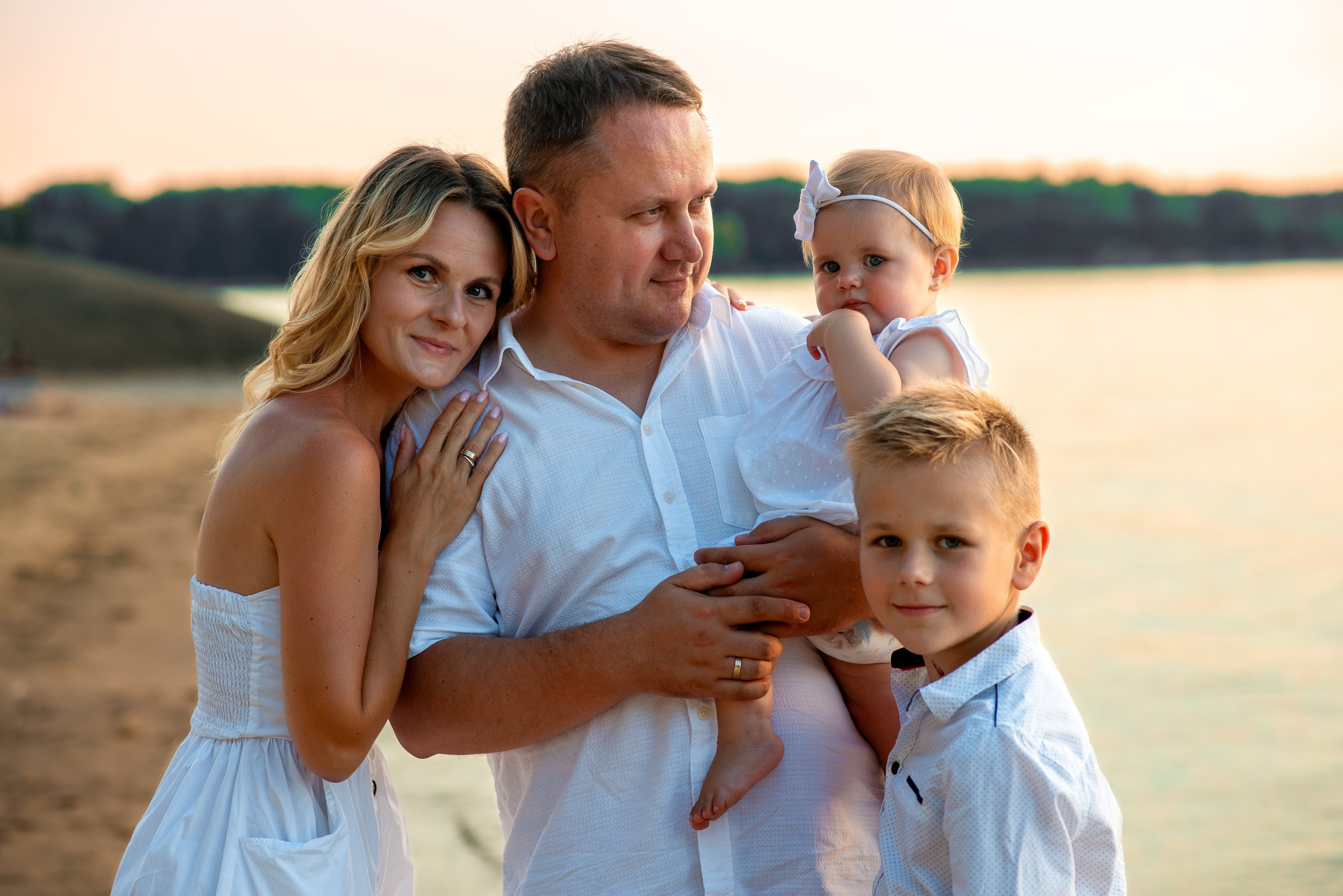 Beautiful family photo session in Spain. Professional photographer in Spain