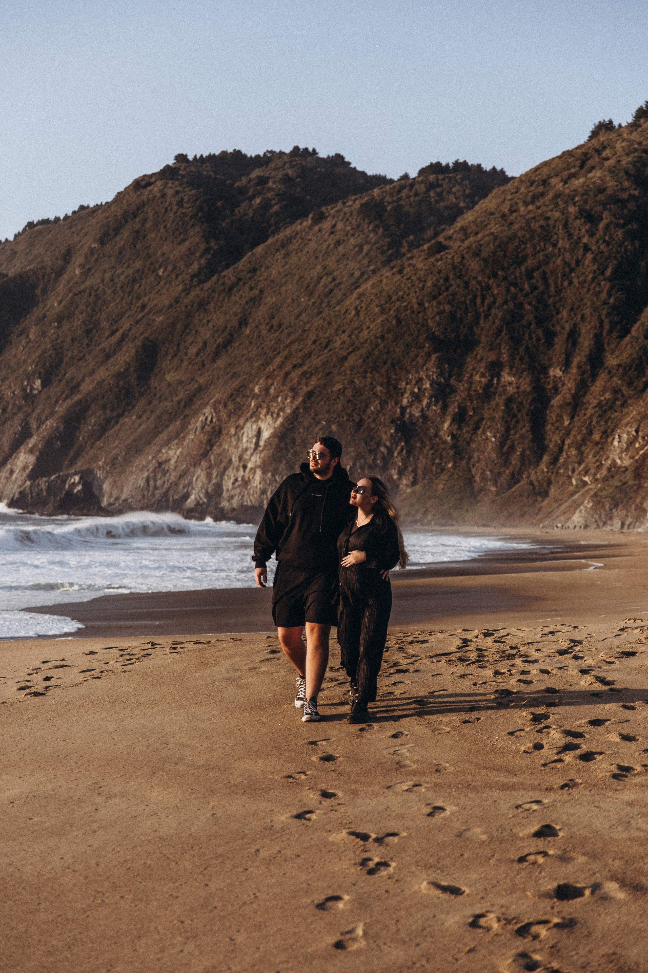 Romantic Couple Beach Photoshoot in Chile — Golden Hour Session. Photographer in Santiago, Chile Anna Almazova