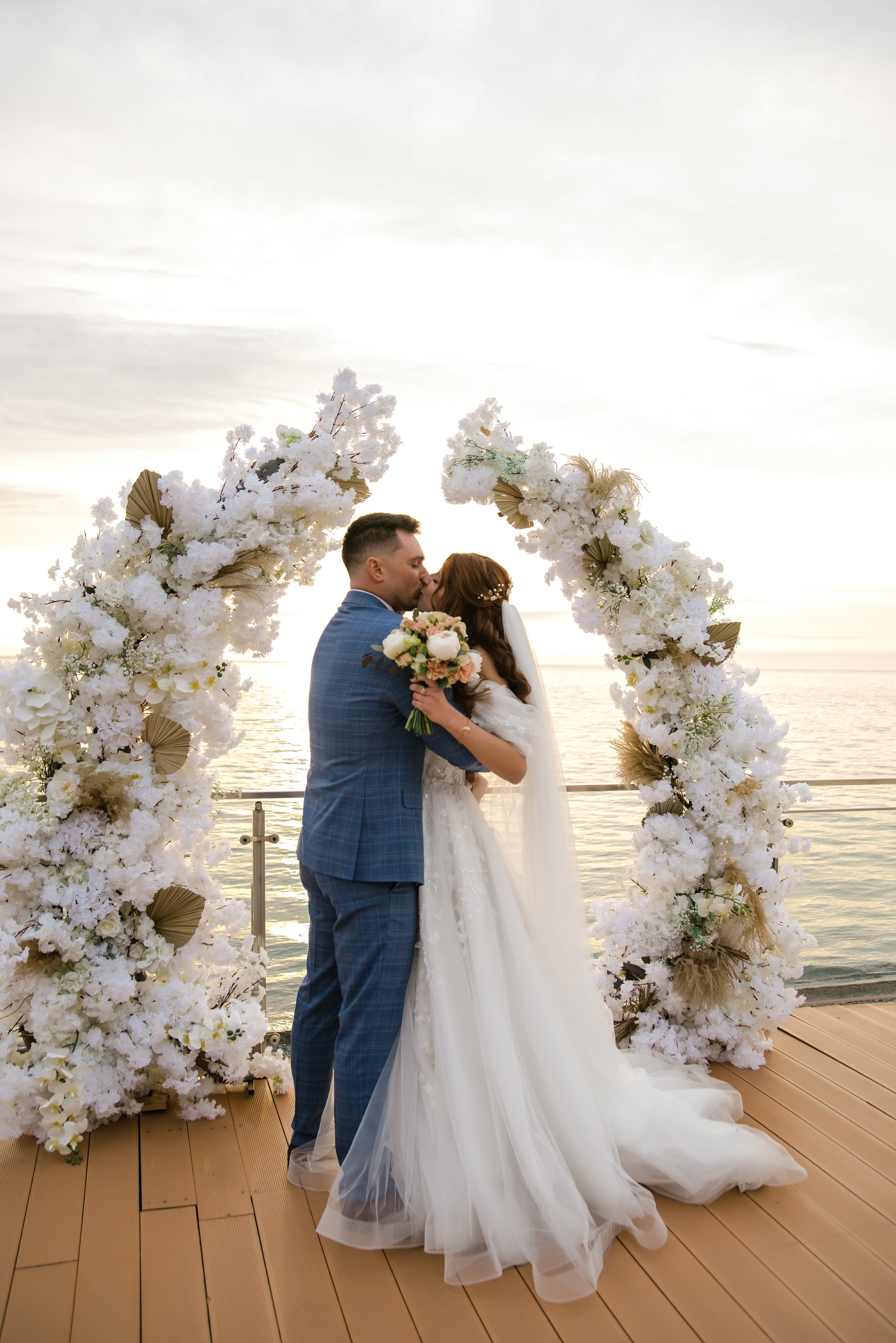 Свадьба на море в Батуми. Свадебные фотографы в Грузии, Армении. Макс Коваленко и Лара Татосян. Свадебный видеограф