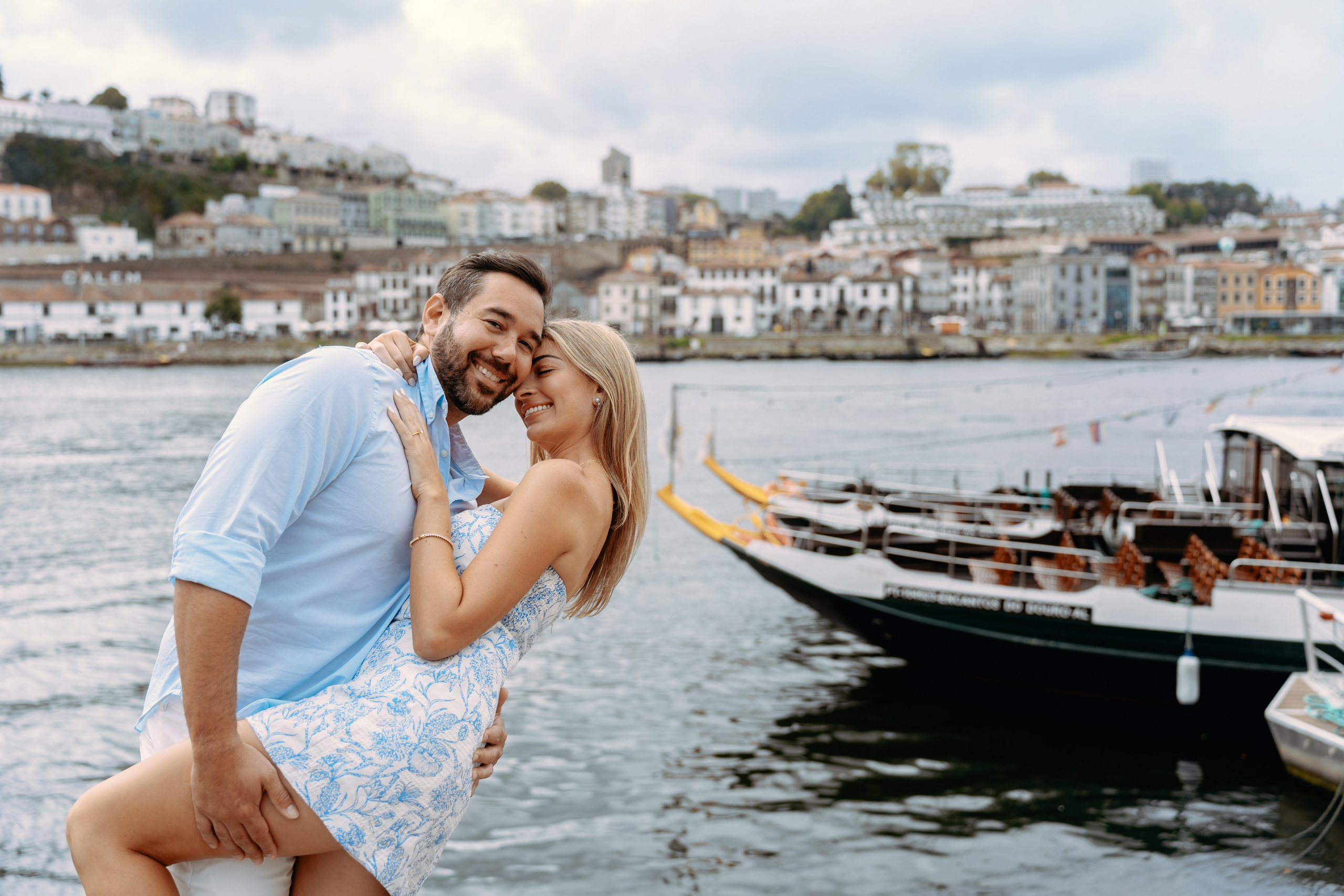 LOVE STORY IN PORTO. Sessões de fotos e vídeos, tours fotográficos em Portugal — WePortugal