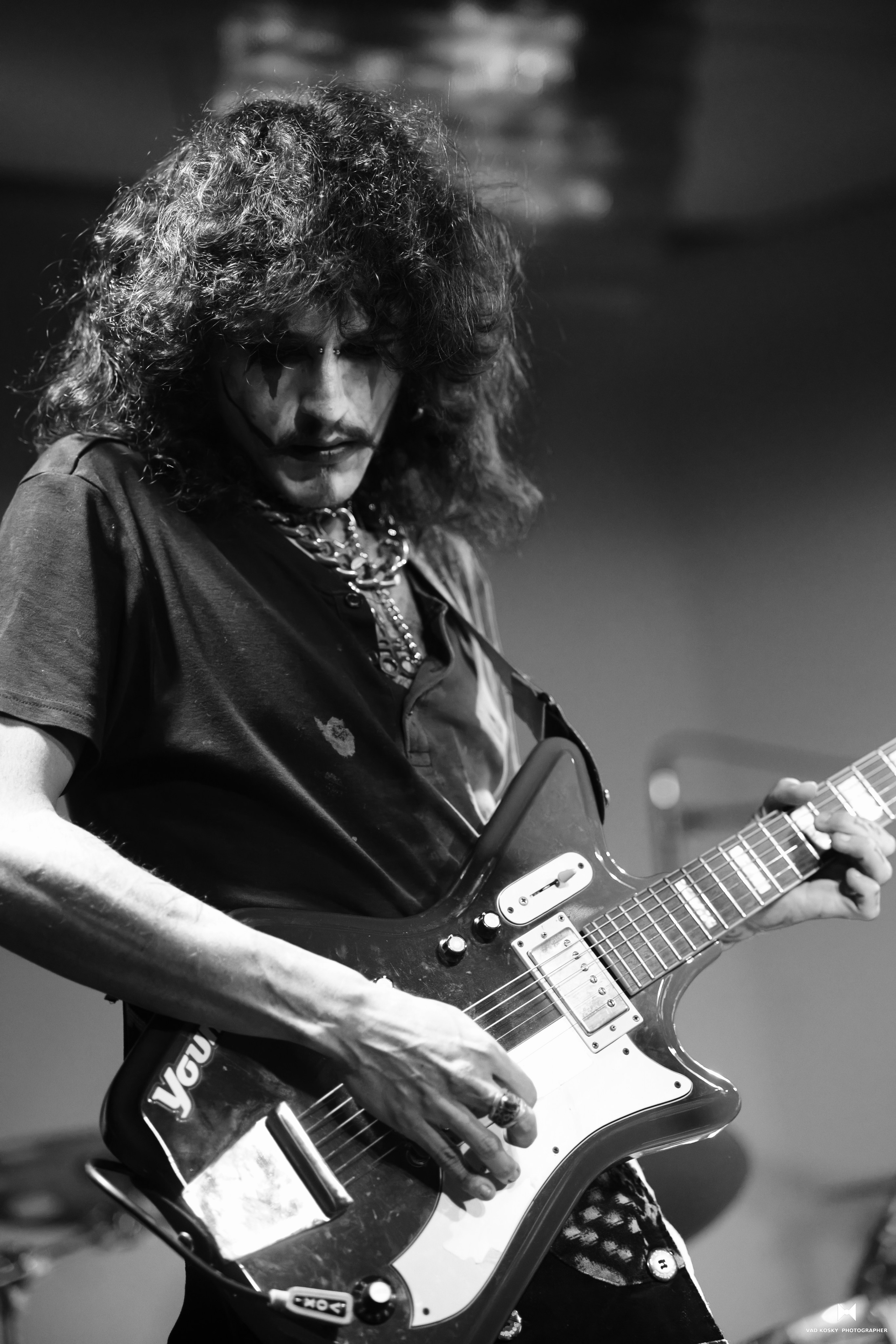 Crimson bass — Mary Bar Haifa 28.11.25. Vad Kosky Photographer