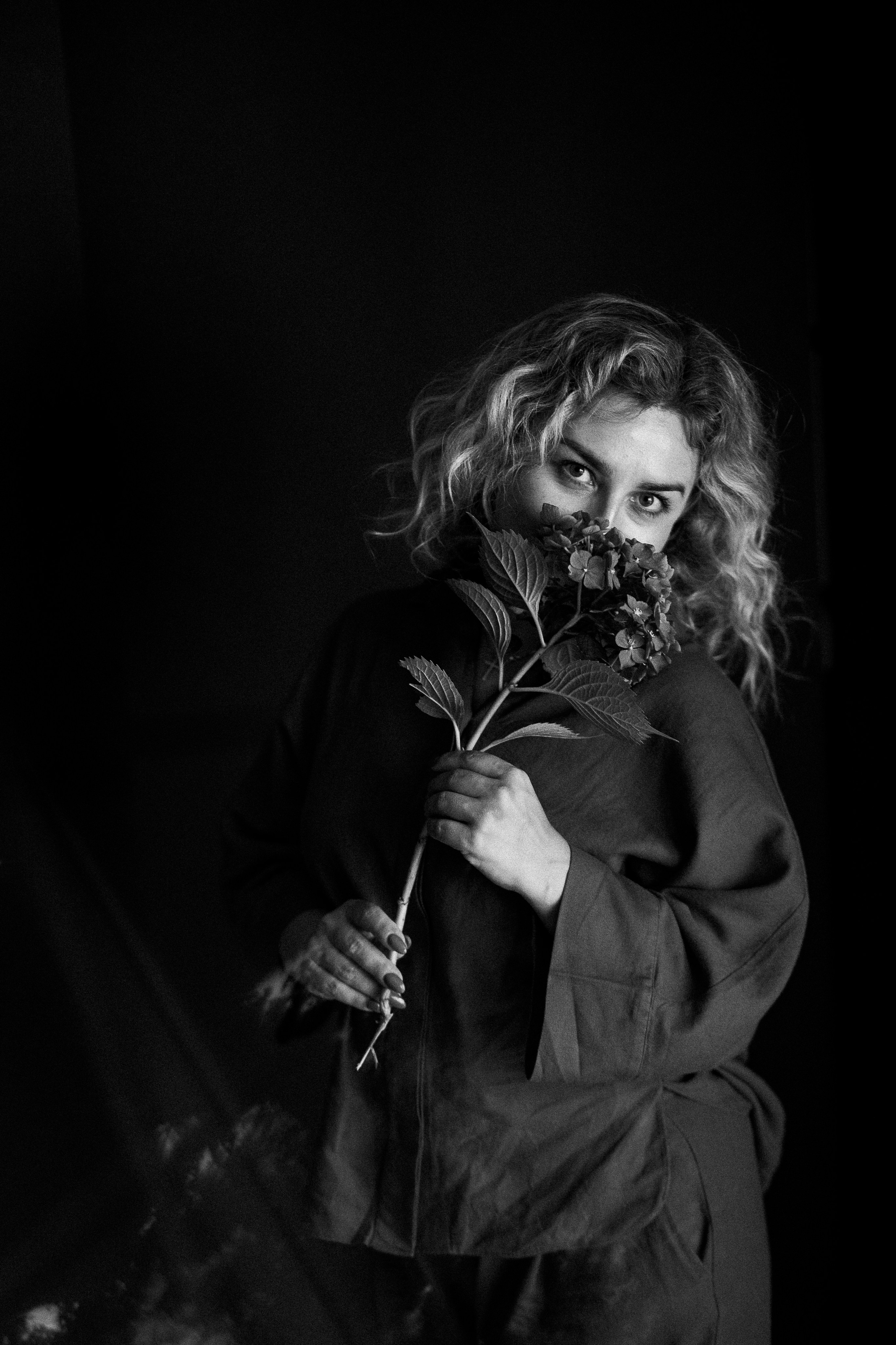 S. Rawnoir- Portrait photography by Daria Paliy.Timeless black&white portraits of women in NYC area