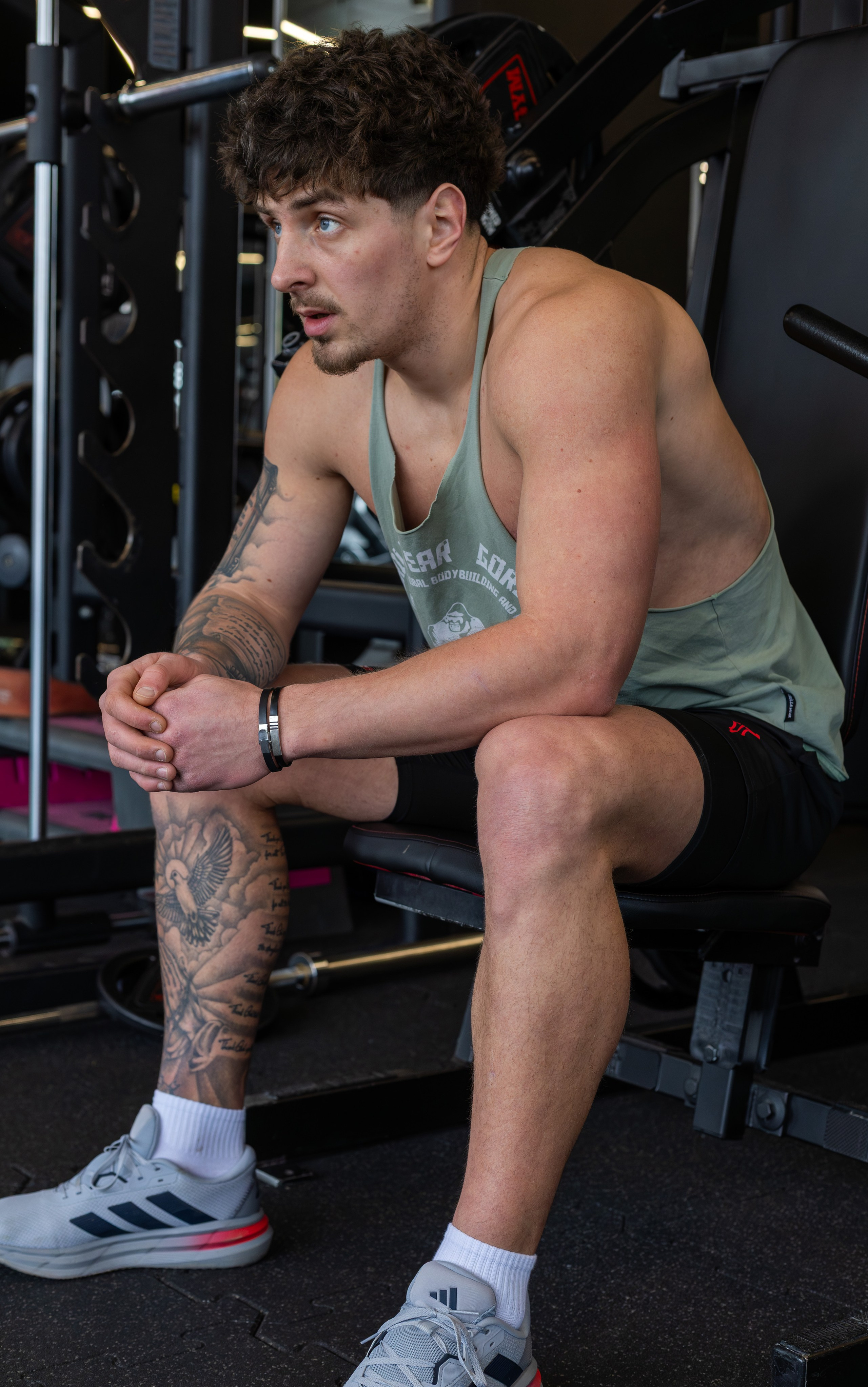 Alexandru Ț. Fotograf. Lucrez cu oameni, produse și spații. Portret și fotografie creativă. Bacău, România. Lidia Savinoiu