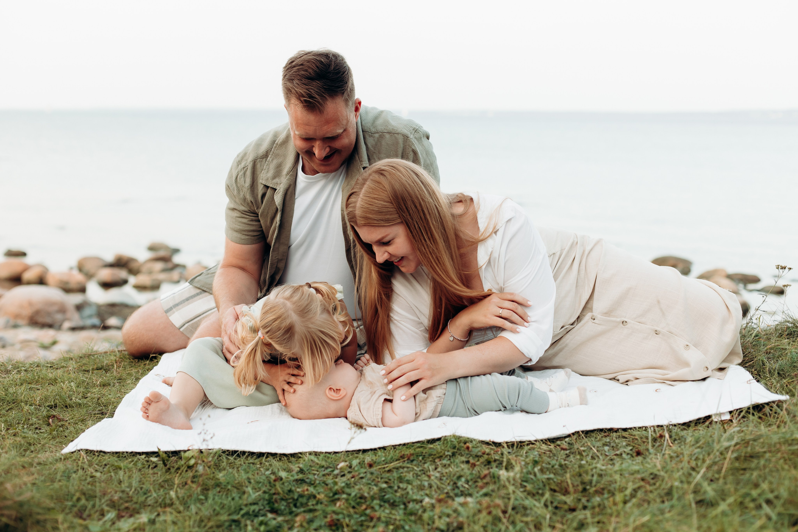 Эвелин, Иван, Саша и Эван. Главная