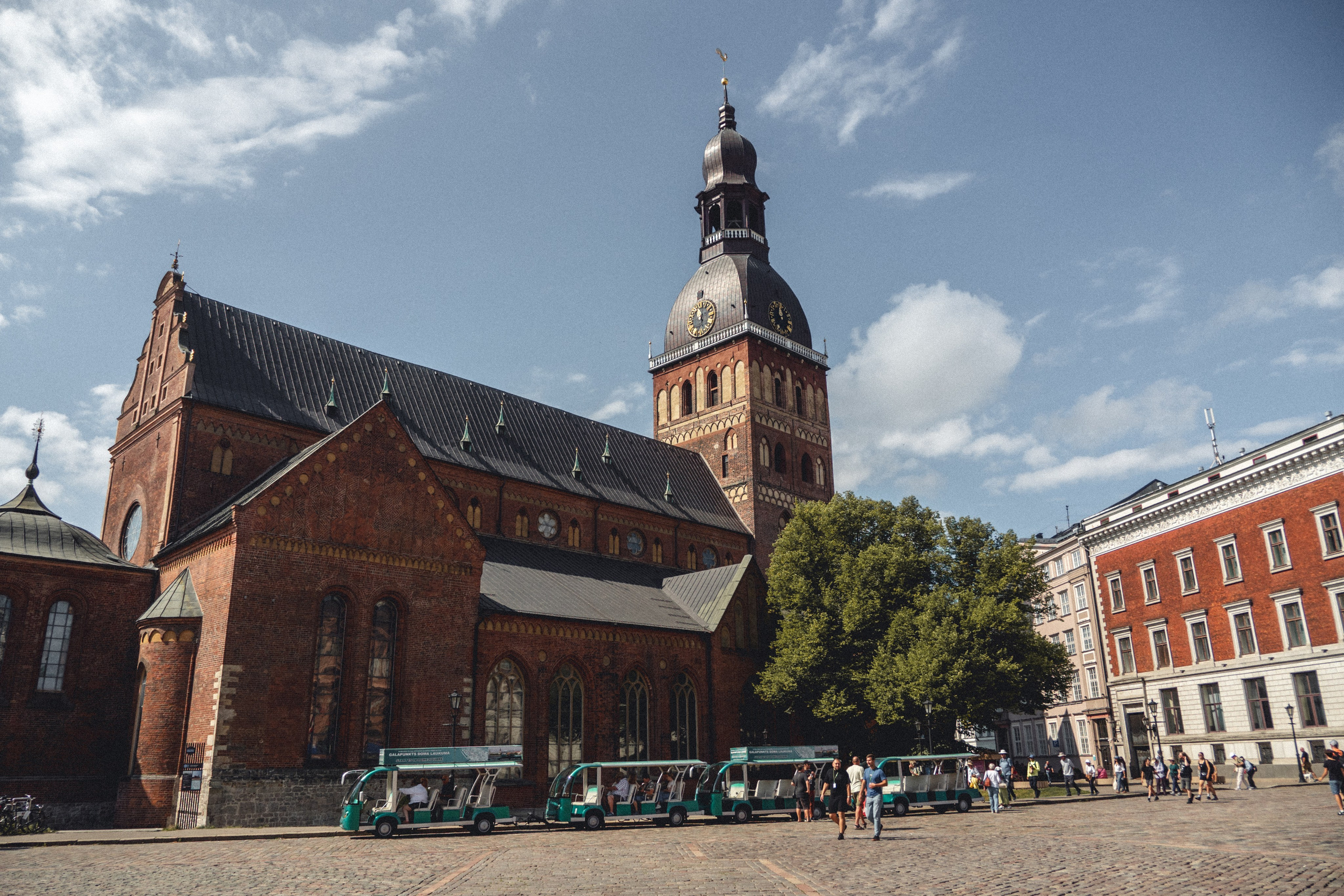 Voyage à Riga. Photographe sur Cote d’Azur. Portraits de familles, couples, enfants, événements