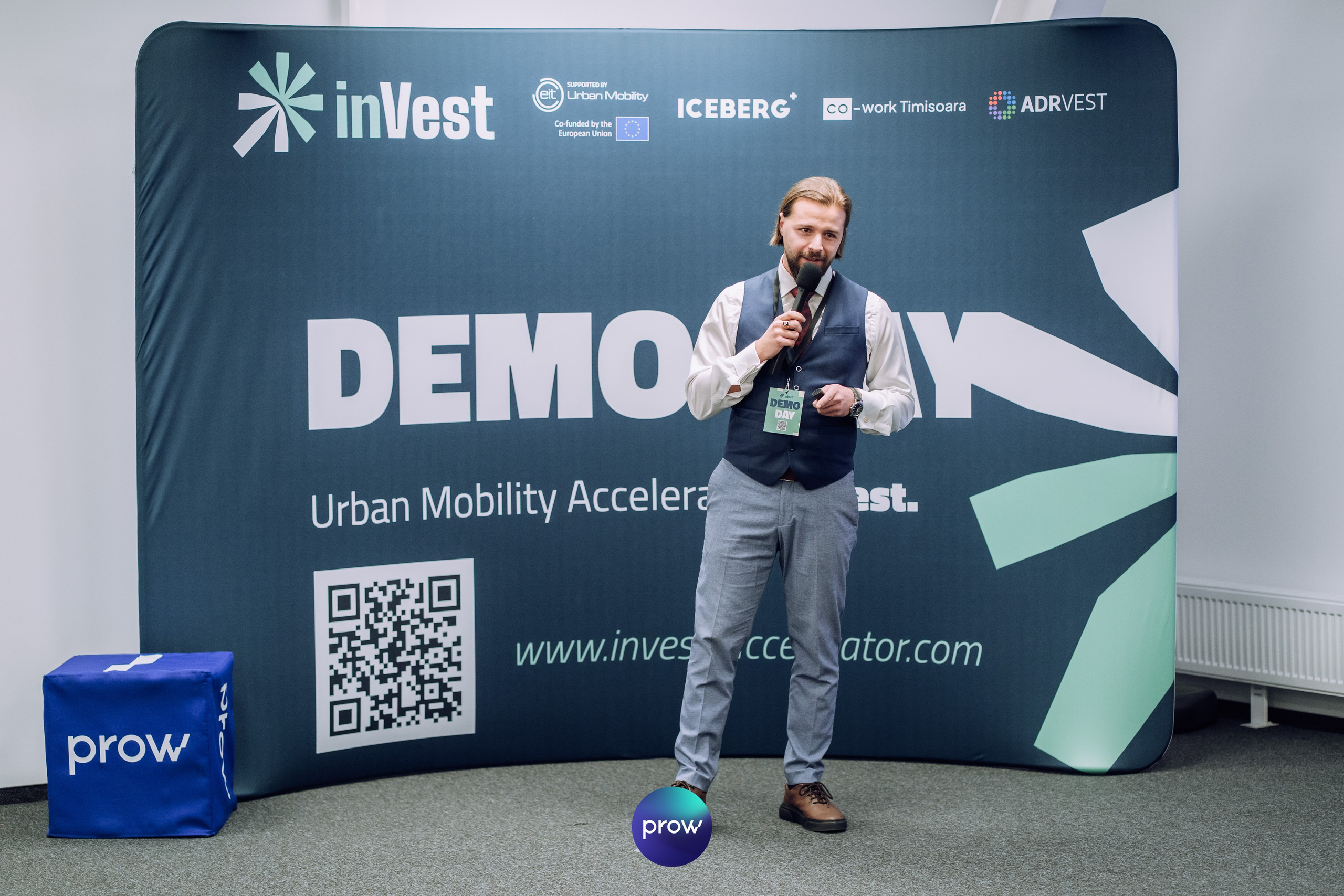 InVest DemoDay @ Cowork. Cozac Cristian Photographer