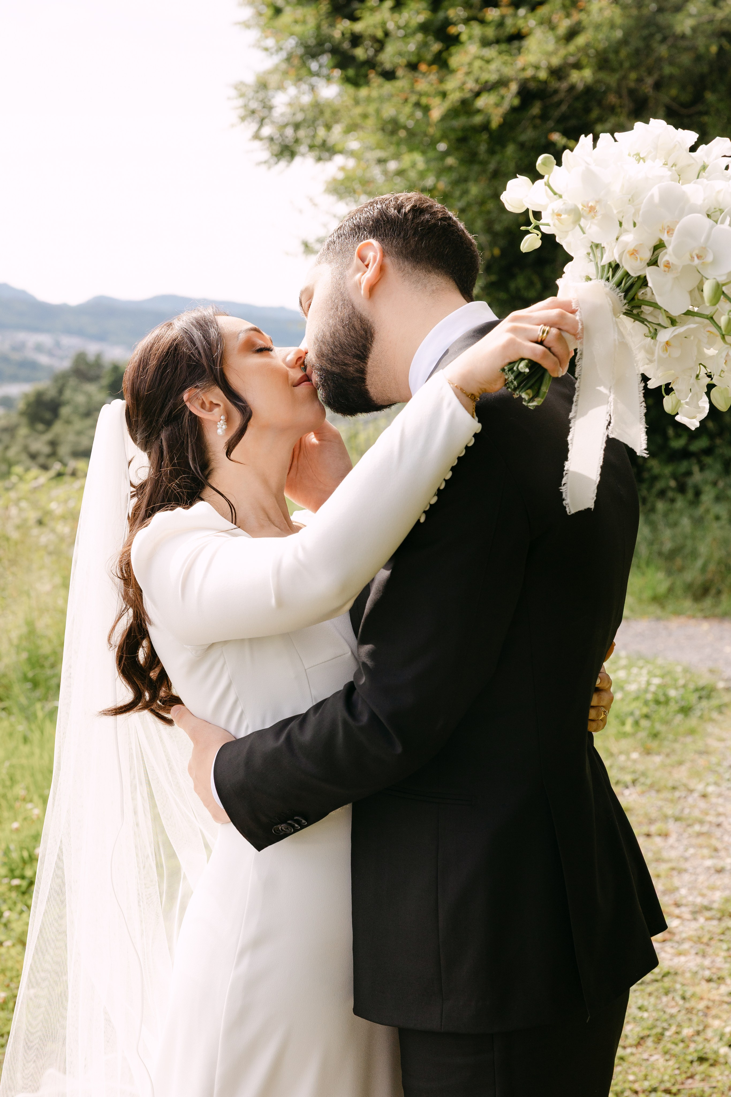 Unvergessliche Hochzeit am Zürichsee: Landgasthof Halbinsel Au. Familien- & Hochzeitsfotografin Schweiz. Valeria Diaz in Zürich und Umgebung