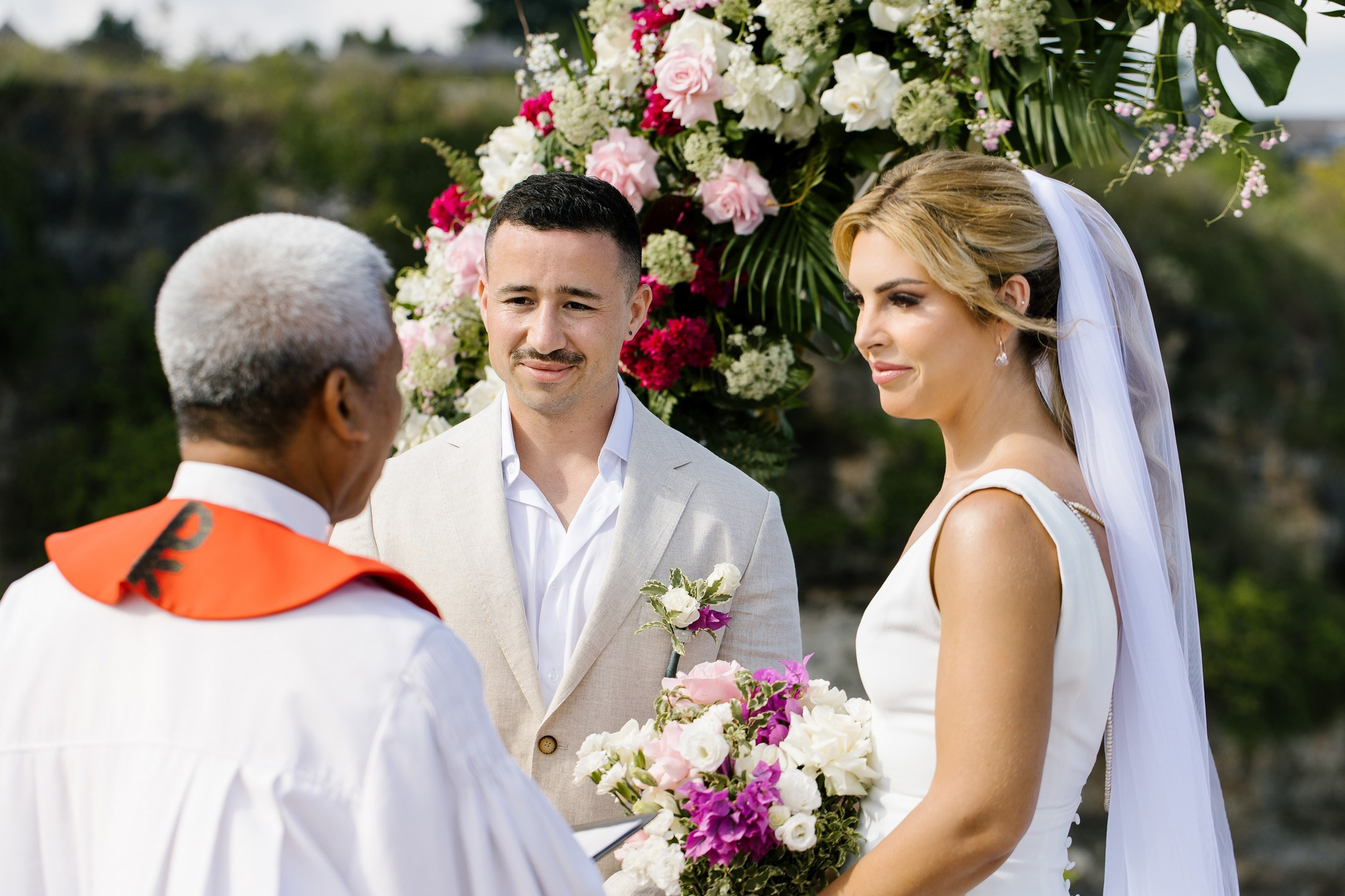 Escape to Bali on a cliff. Get.it.feel — Aesthetic Photography and Videography