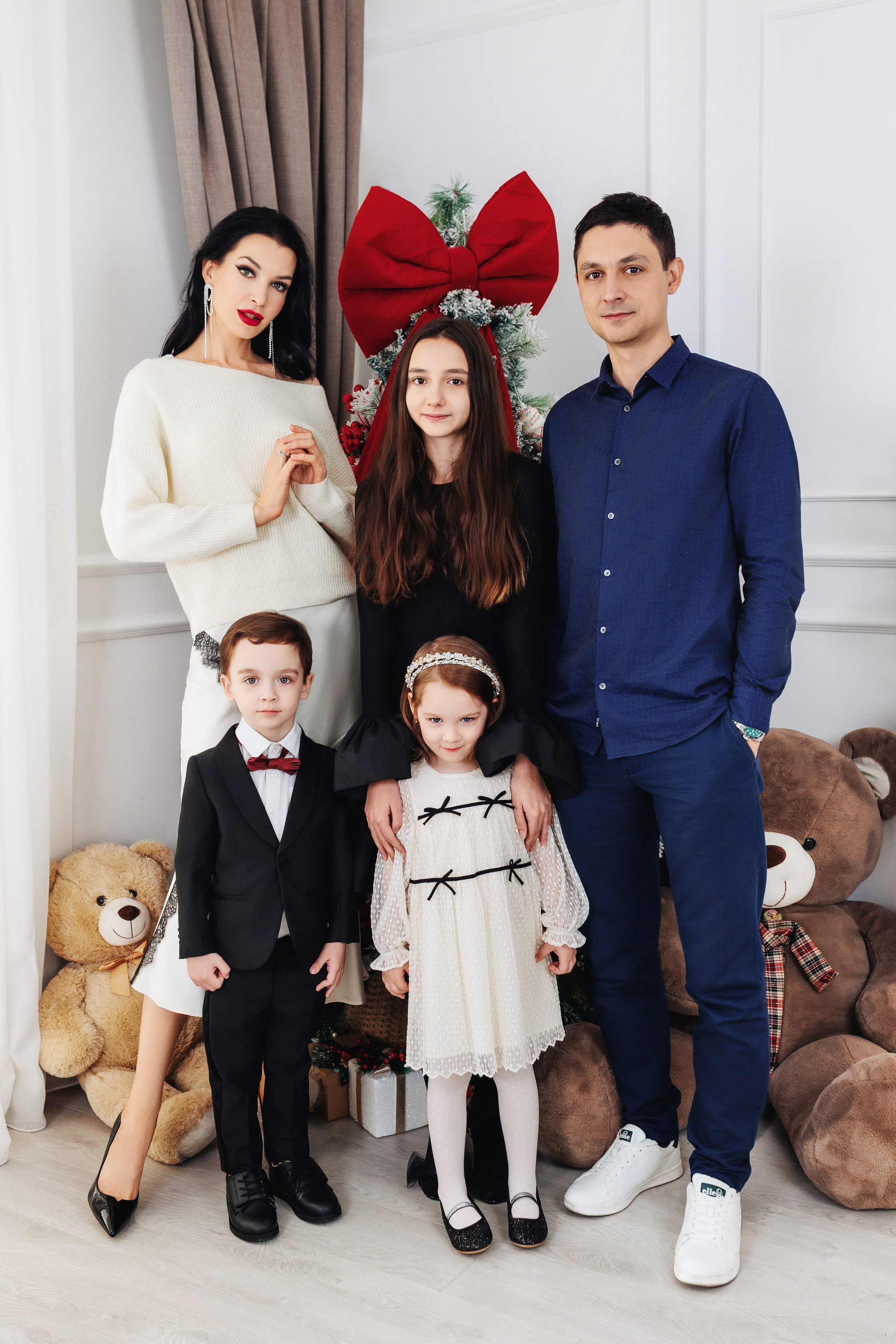 Indoor Portrait Photography in Belgrade — Artistic Photoshoots. Photographer and retoucher Elena Skullova