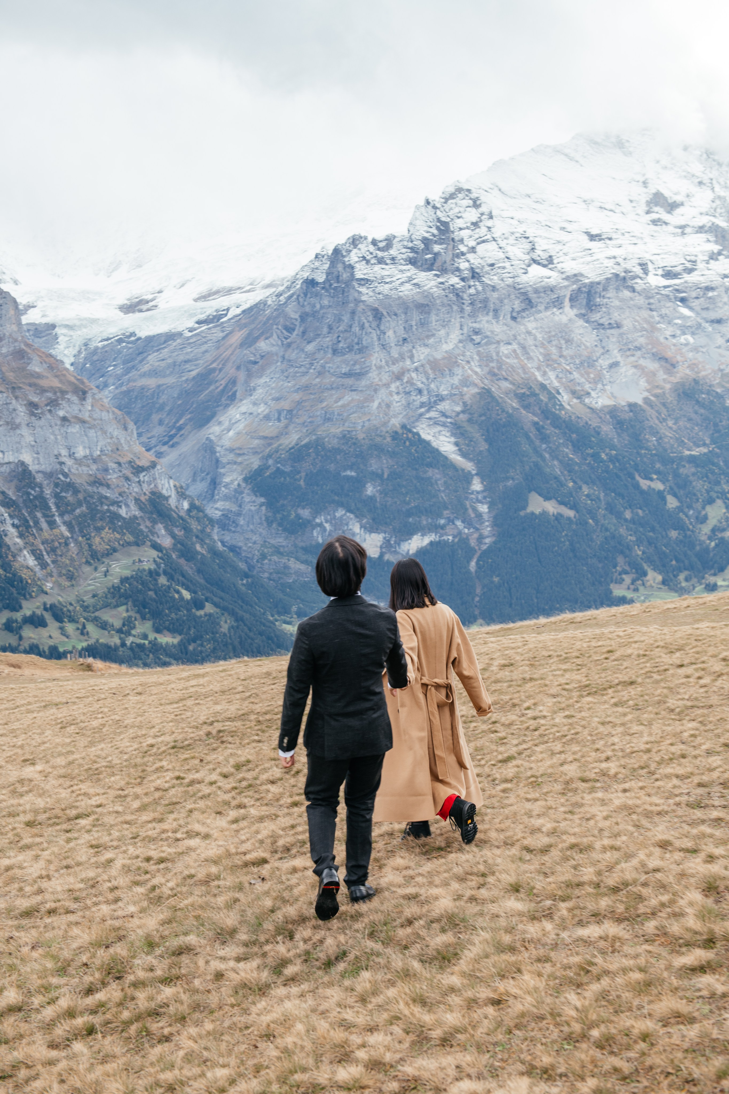 Kaiwen & Xiaoming Grindelwald, Switzerland. I am Elena Altendorfer. Wedding photographer in Zurich and Switzerland