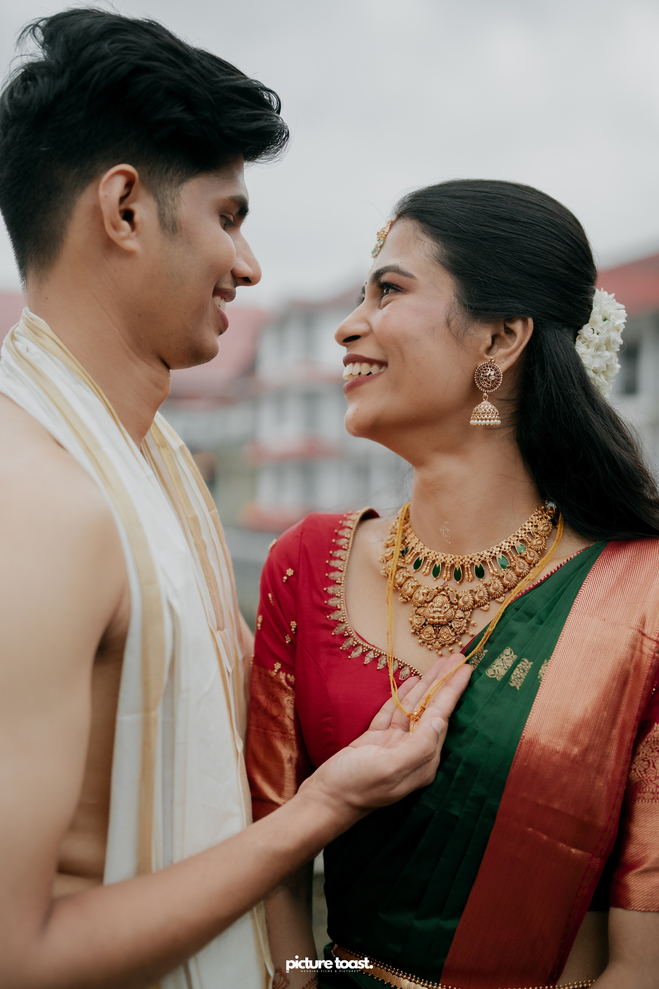 Guruvayur Wedding Ft. Athira & Abilash. Fine art Wedding Photographers in India & Canada
