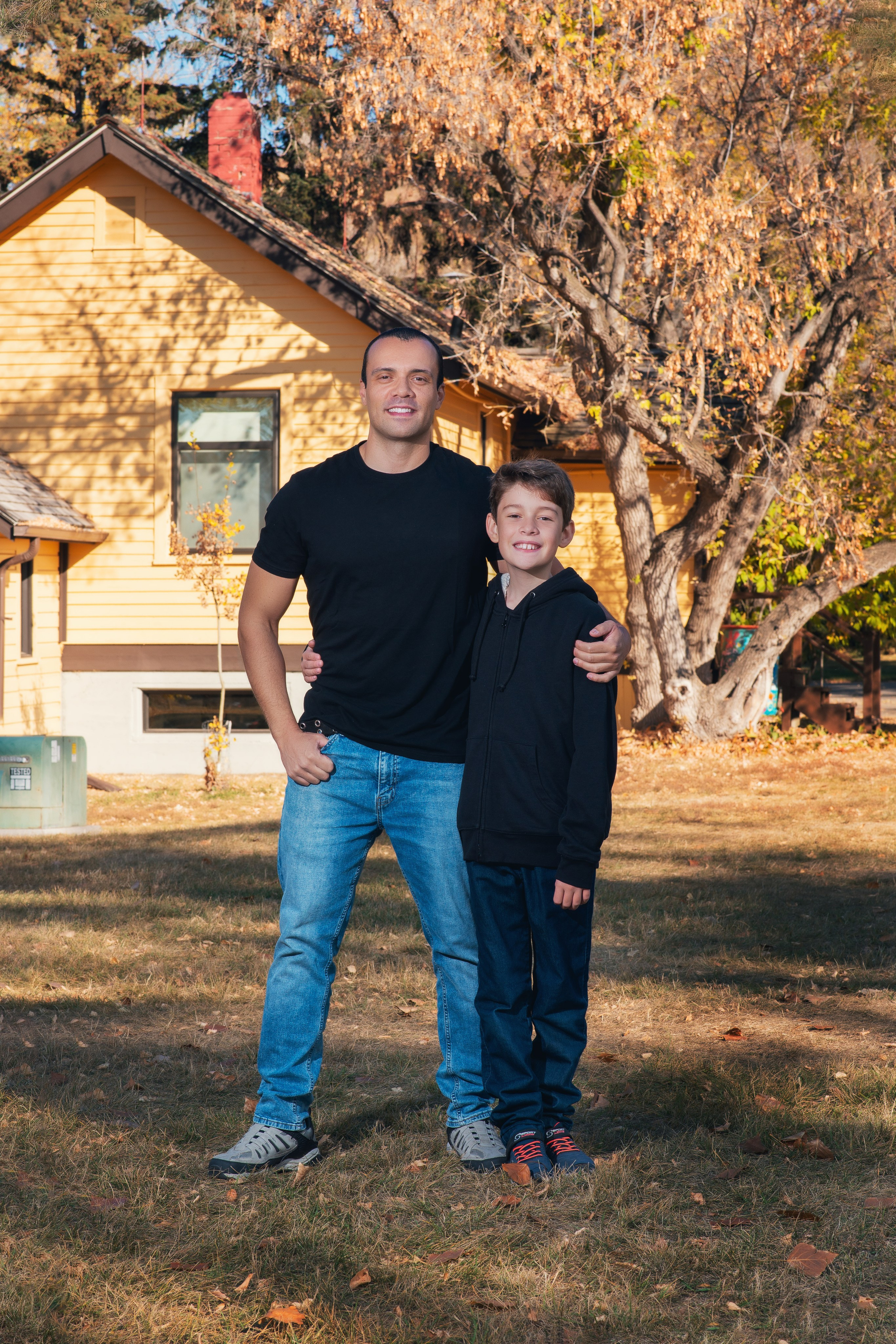 Manuela’s Family. Carlos Lima Photography — Photographer in Calgary