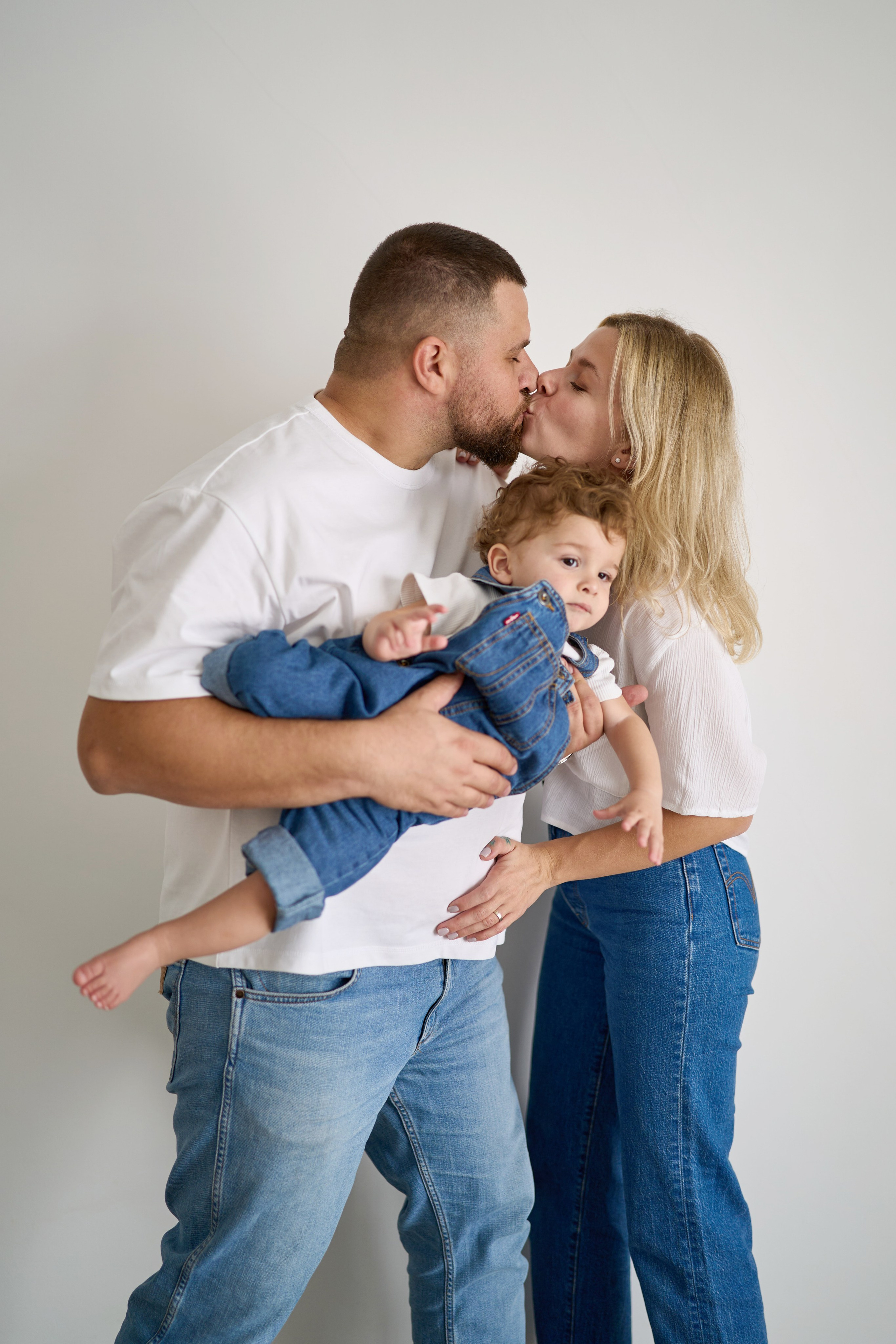 Gilad is 1 year old. צלם אלכס ברט בישראל