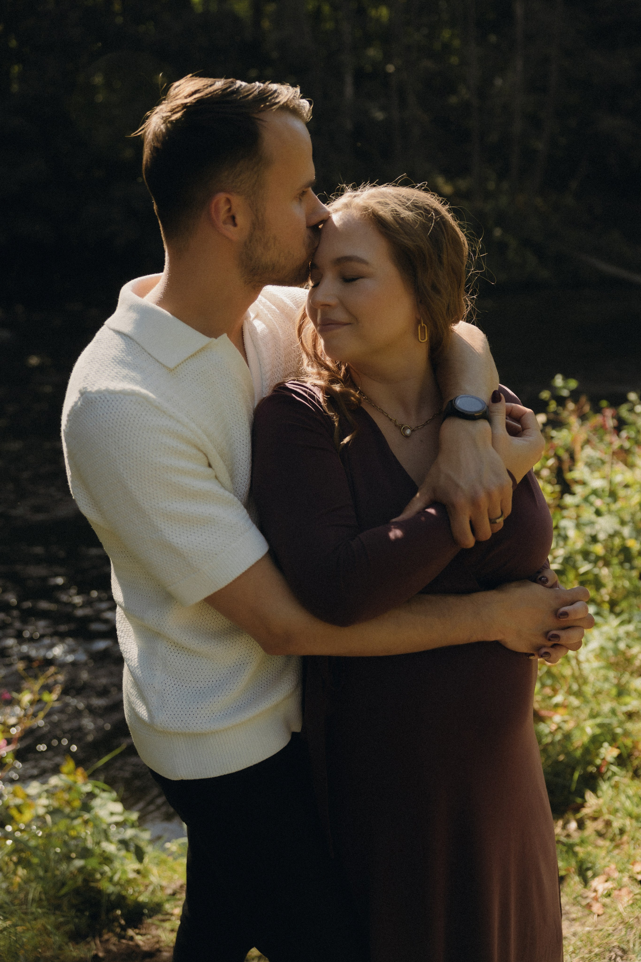 Sigita ir Artūras | Pabėgimas į gamtą ir aštrūs šešėliai. Vestuvių ir šeimų fotografė Lena Bondarenko / belove photo