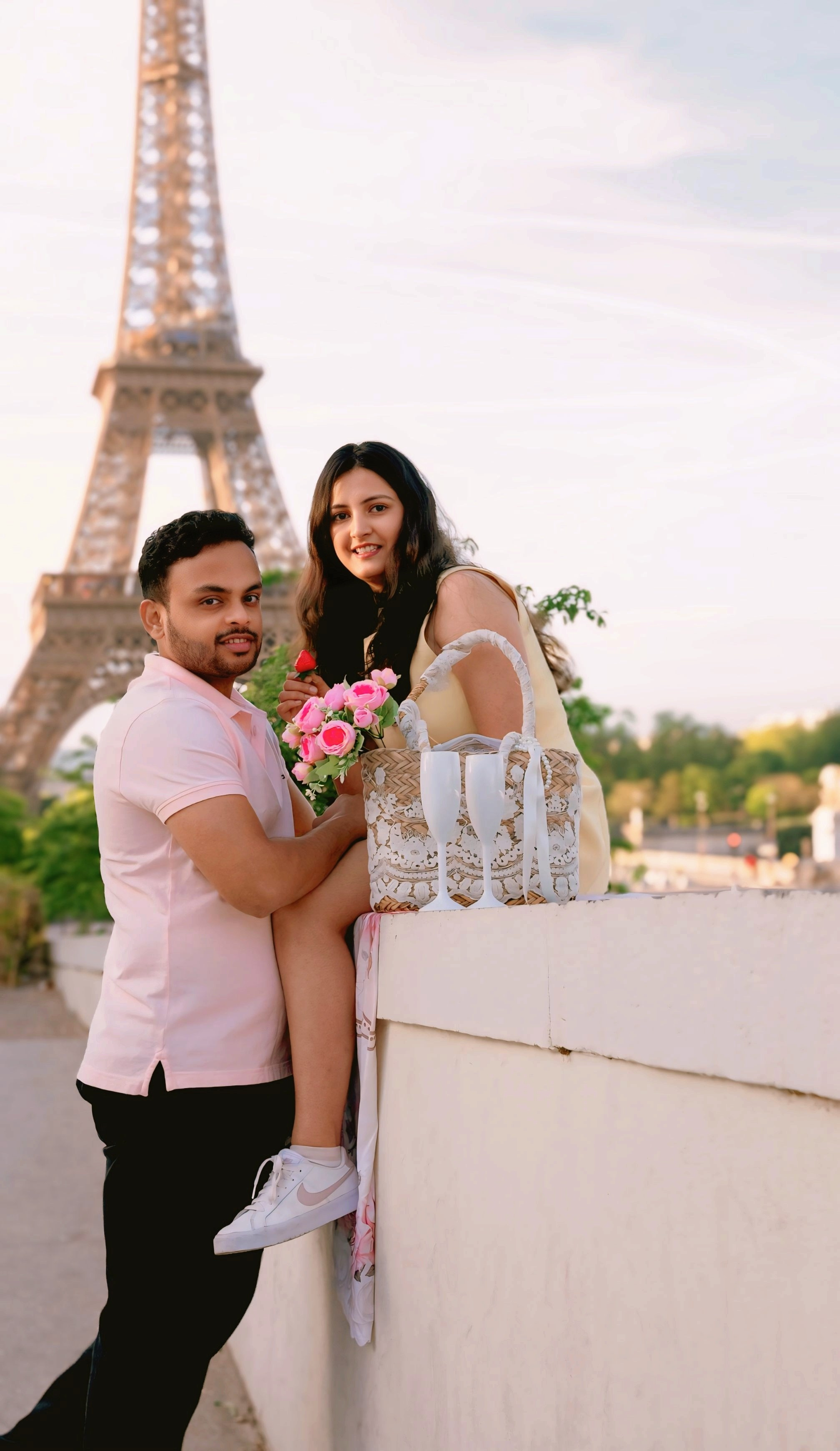 Family photoshoot in Paris. Alina Tagzieva- a photograper in Paris