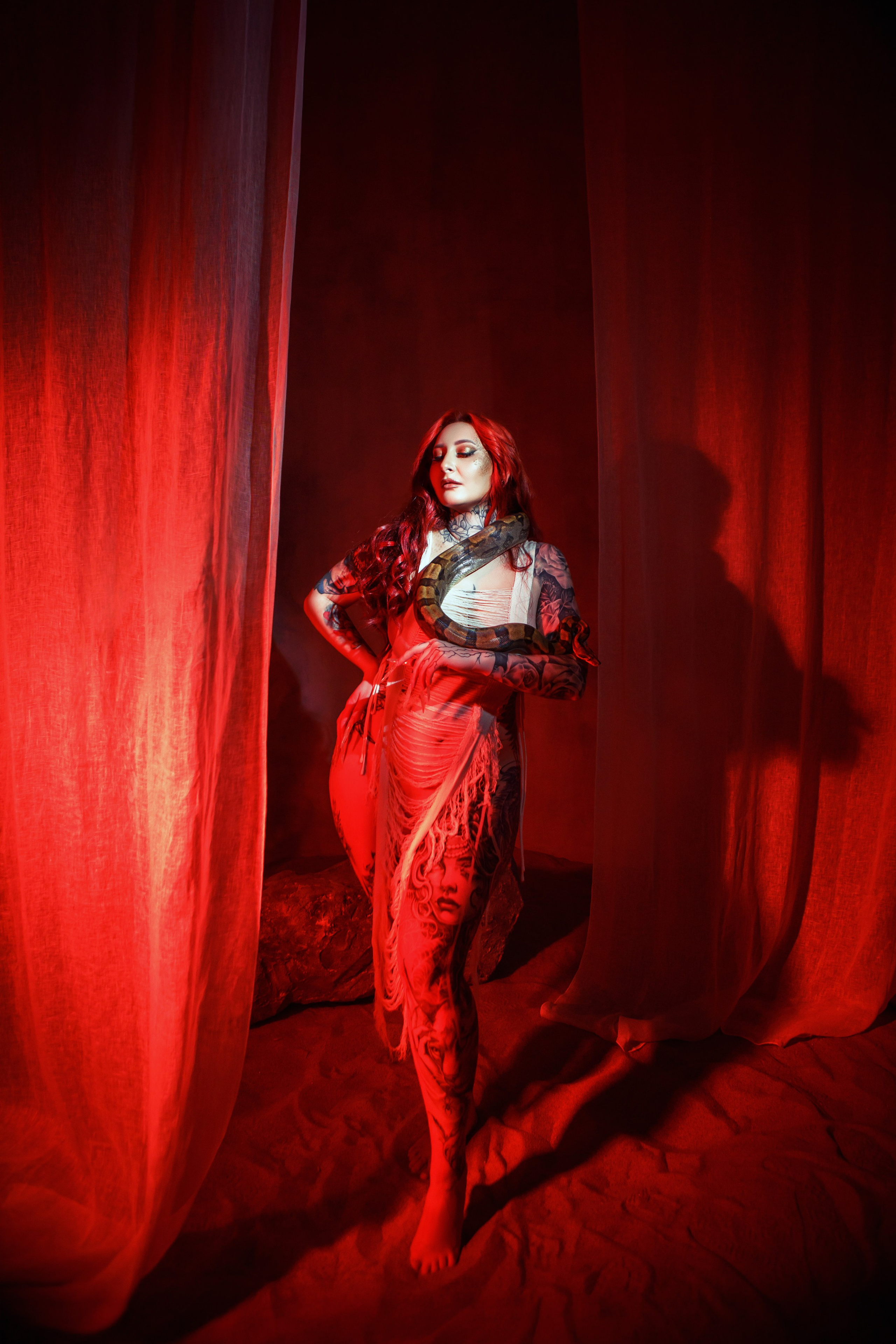 Виктория и Виверн — студийная фотосессия со змеей (Dalia Studio, Варшава). Рома Волков 🐍 Змеи в Варшаве