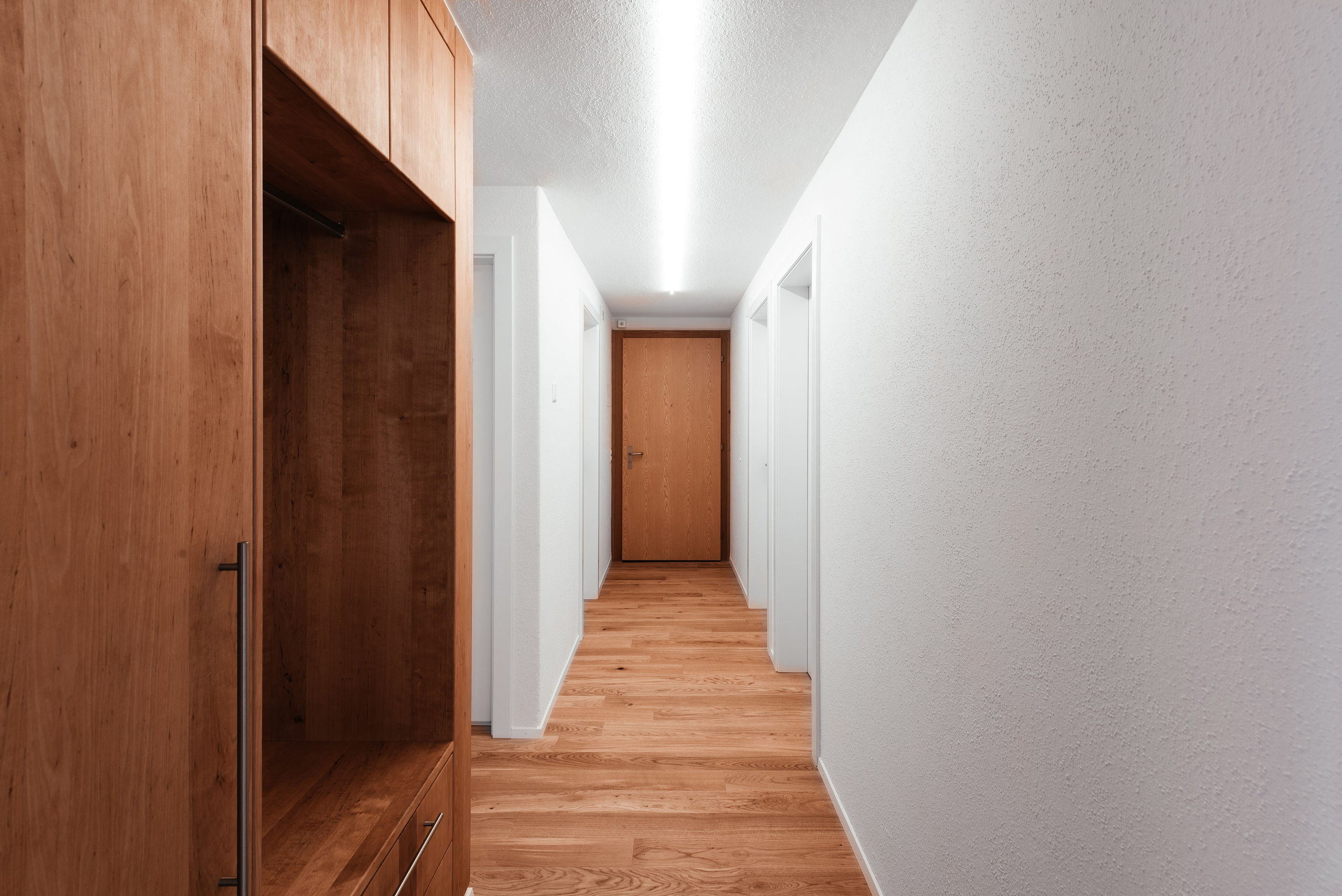 Wohnung, WINDISCH, AARGAU. Hallo! Ich bin Elena und arbeite als Immobilienfotografin