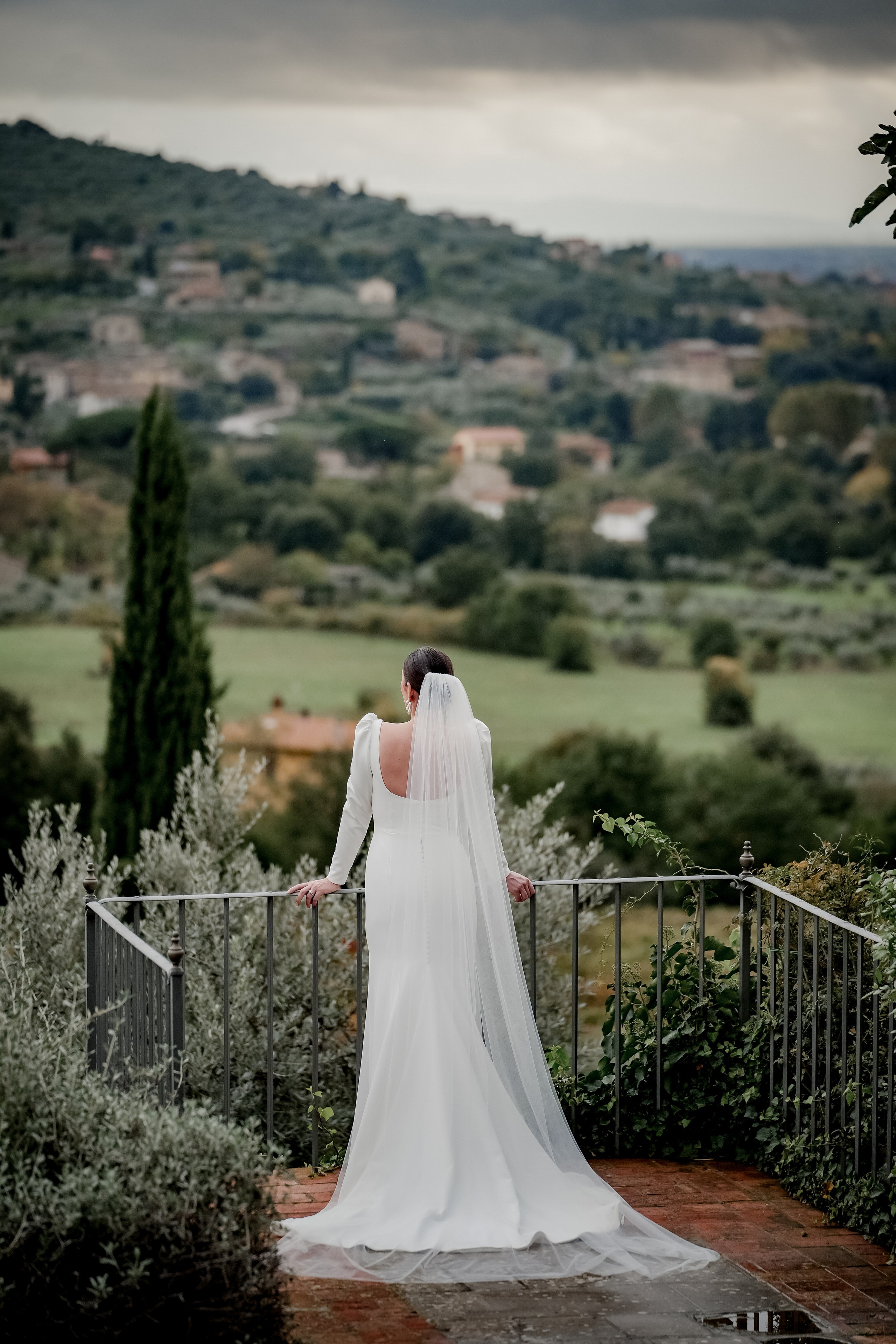 Elopment in Cortona. Villa Falconiere. Wedding Photographer in Italy