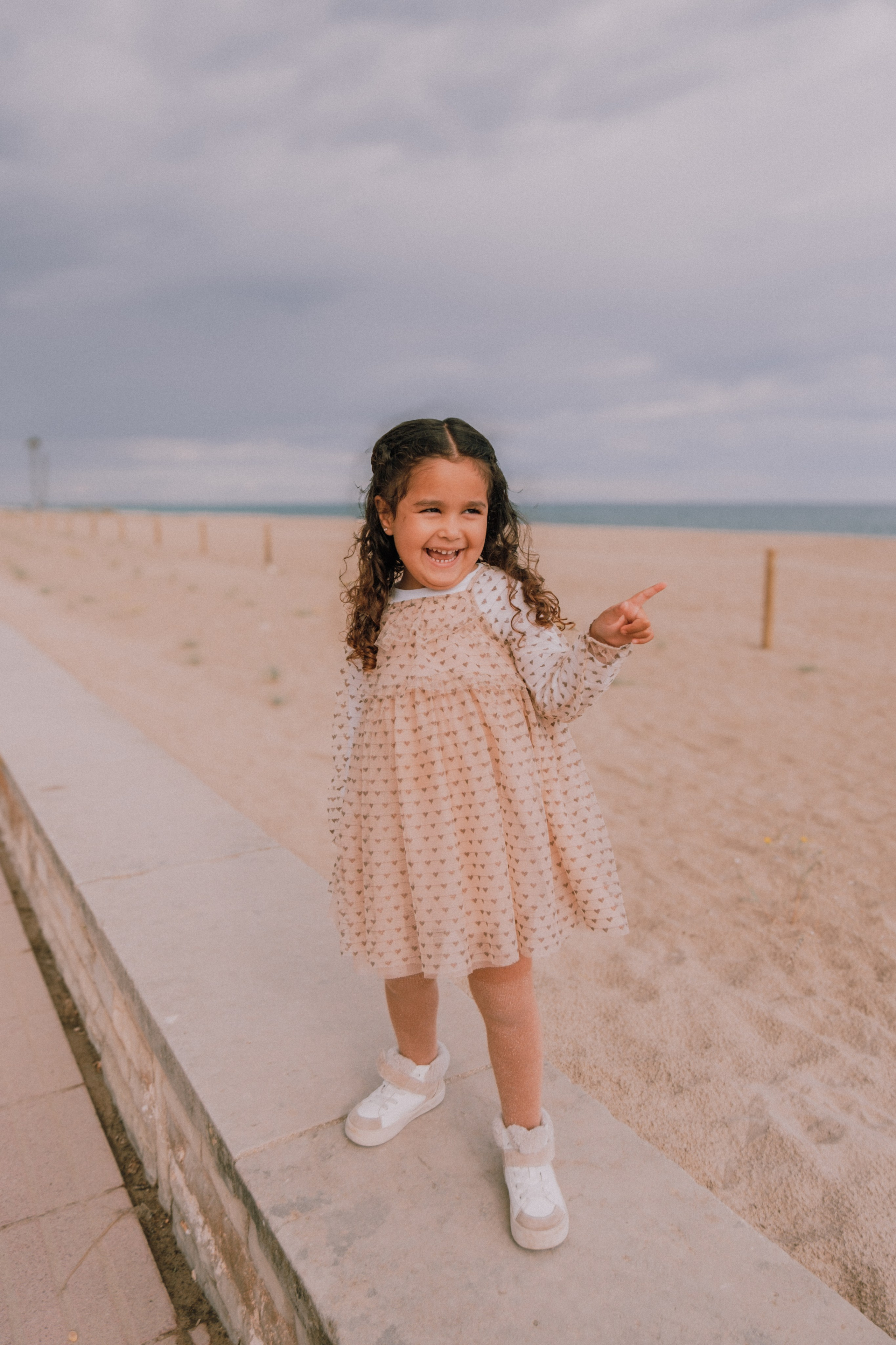 Sesión familiar en la playa. Fotografía profesional en Calafell - Elena Medvedeva