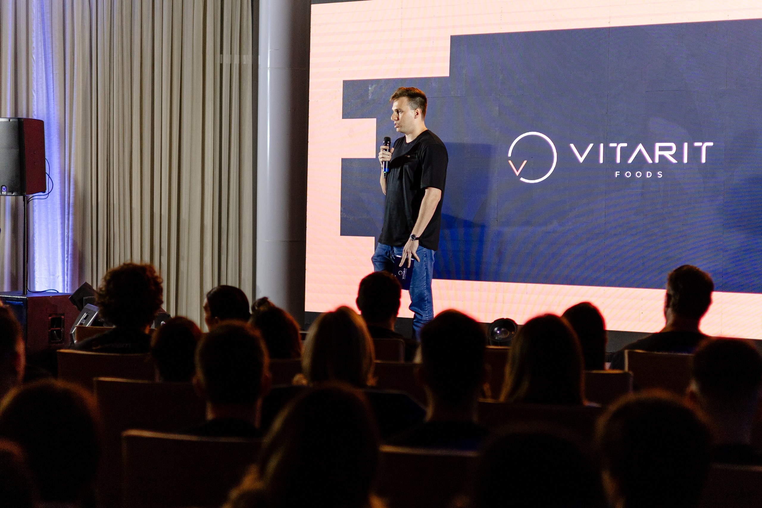 Evento corporativo Triveni Day com César Cielo em Itajaí