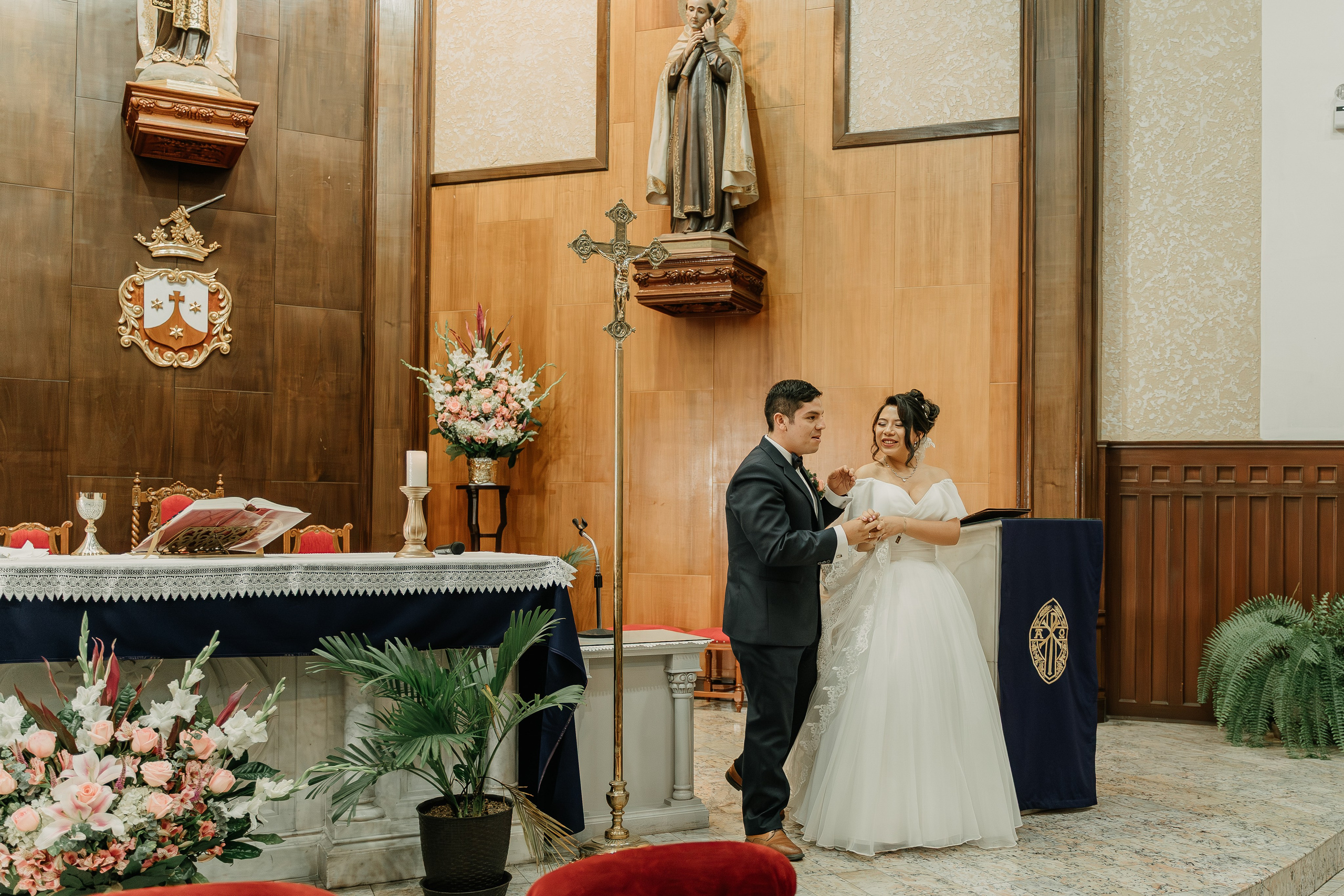 ALEJANDRA + RODRIGO BODA RELIGIOSA. Studio KVTA | Fotografía y Video de Bodas en Arequipa