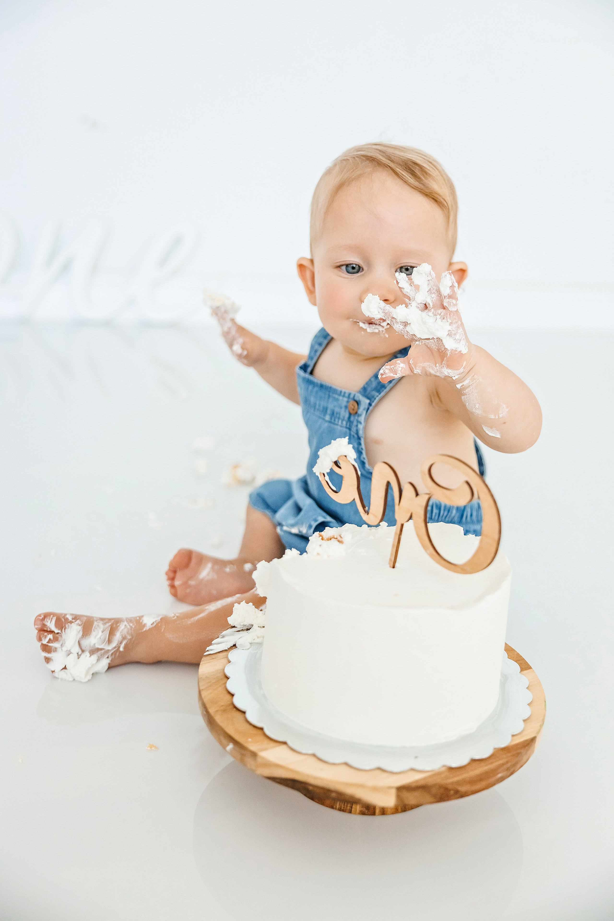 Smash cake. Фотограф Ирина Йотова