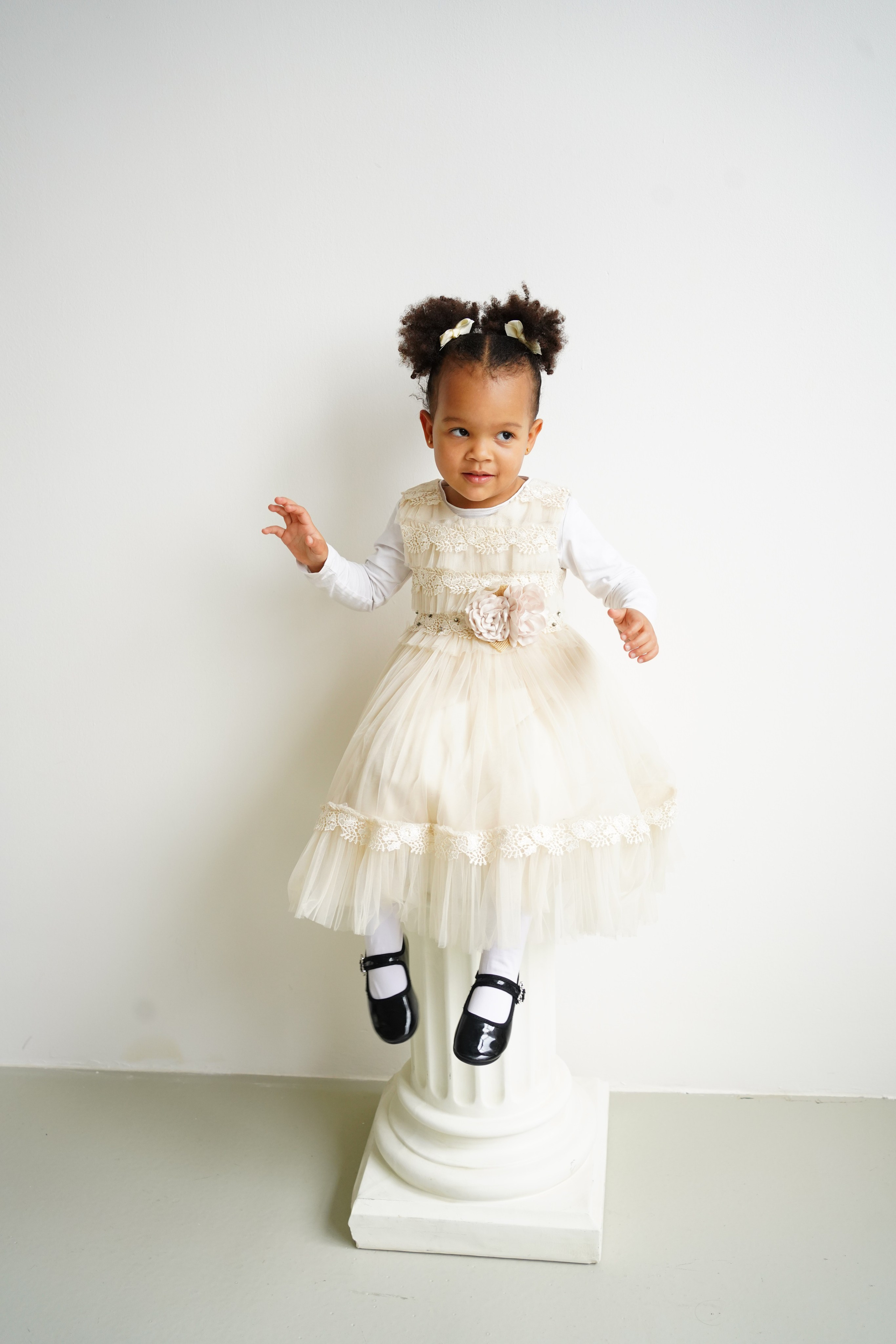 Fotografin für Kindershooting und CakeSmash in Augsburg. Neugeborenenfotografin und Retoucher in Augsburg Nastassia Schneider