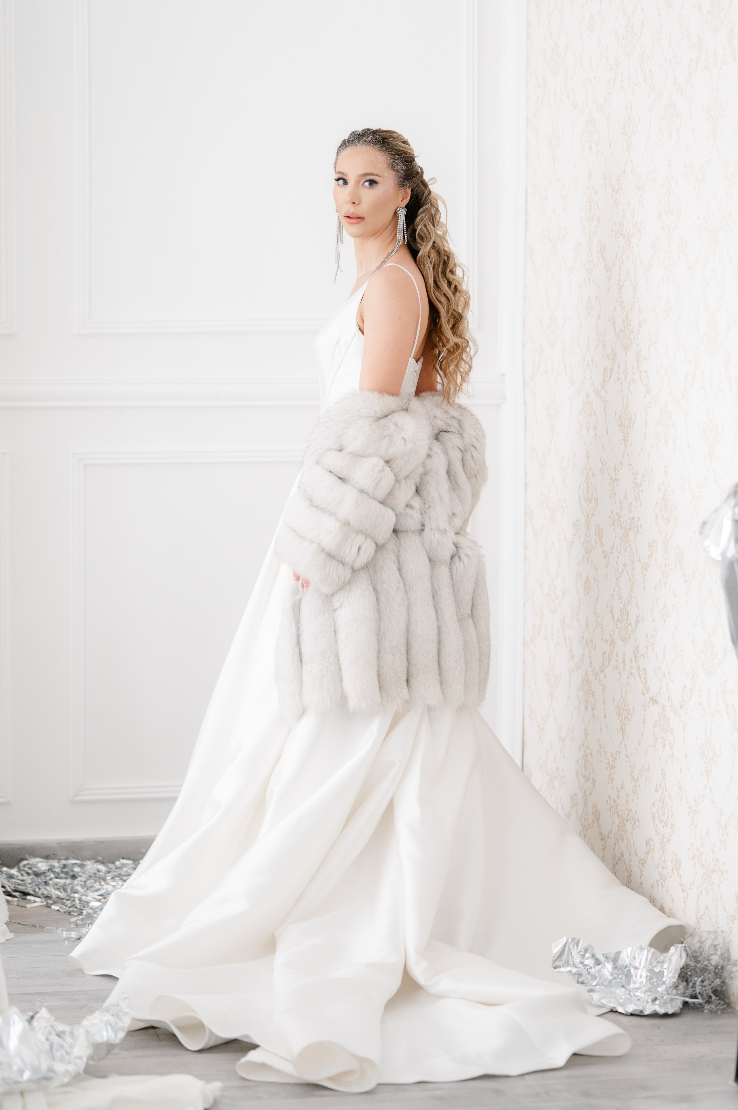 Bride with a concept silver Chrome. Alexandra Hanu Photographer