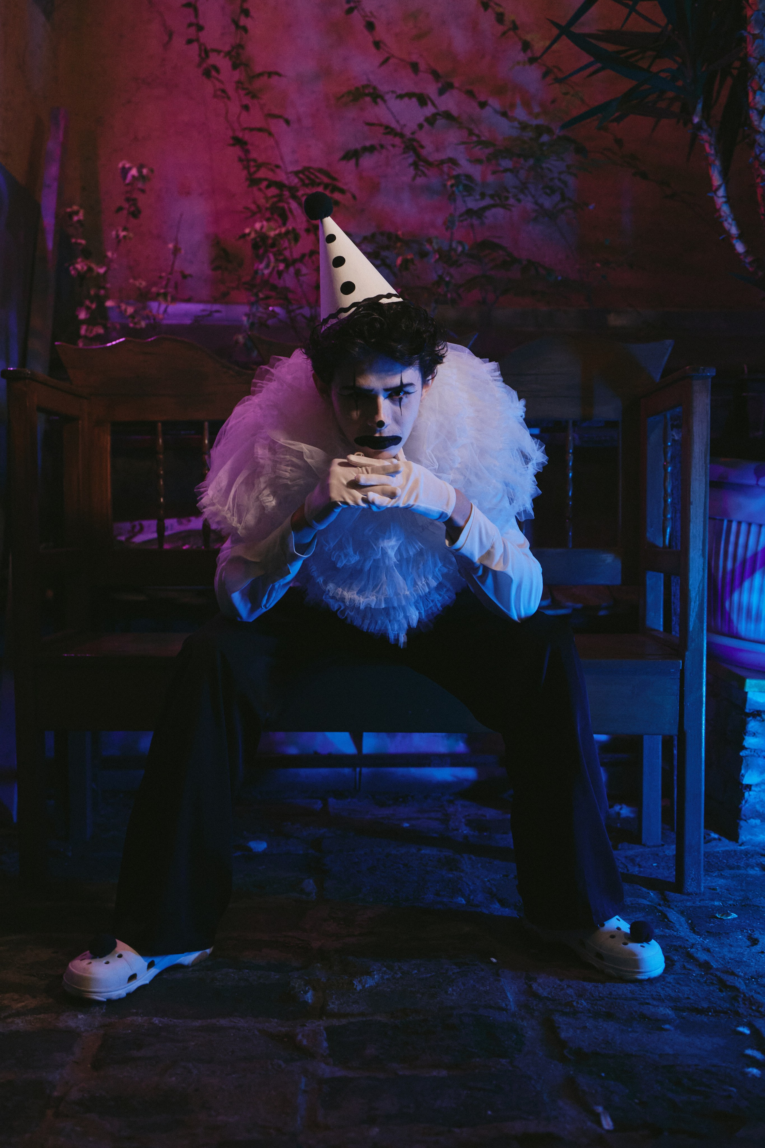 Маска и личность | Концептуальная фотосессия клоуна в Нови Саде. Анастасия Еремина | Фотограф в Сербии | Персональные и бизнес-фотосессии в Белграде и Нови Саде